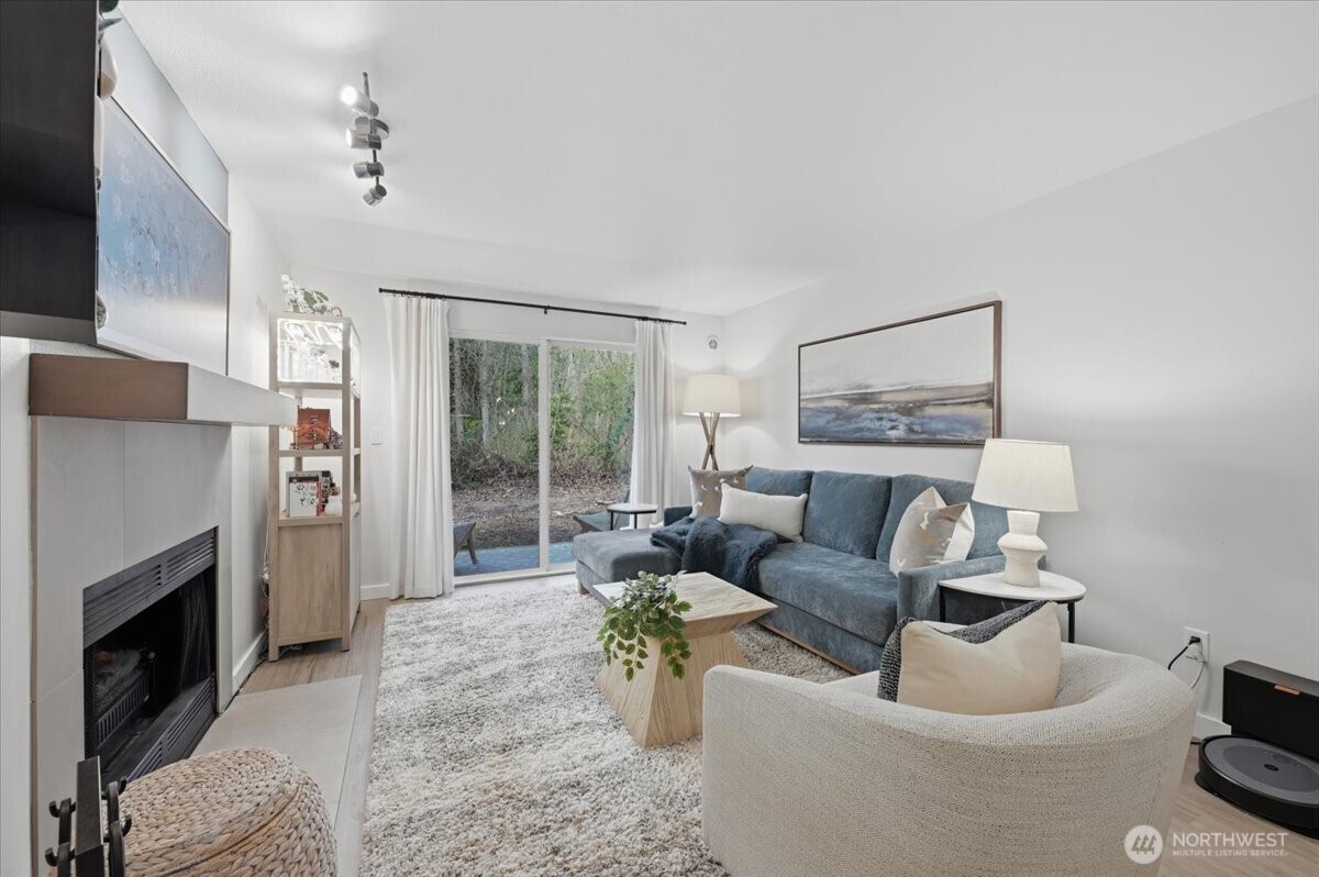 14006 NE 181st Place #B106, Woodinville, WA 98072