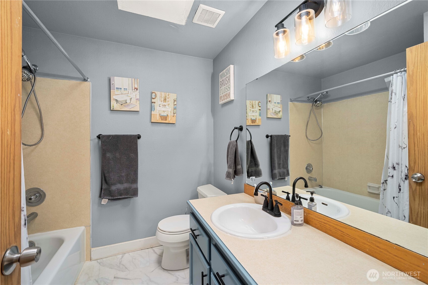 27708 128th Place SE, Kent, WA 98030-8886