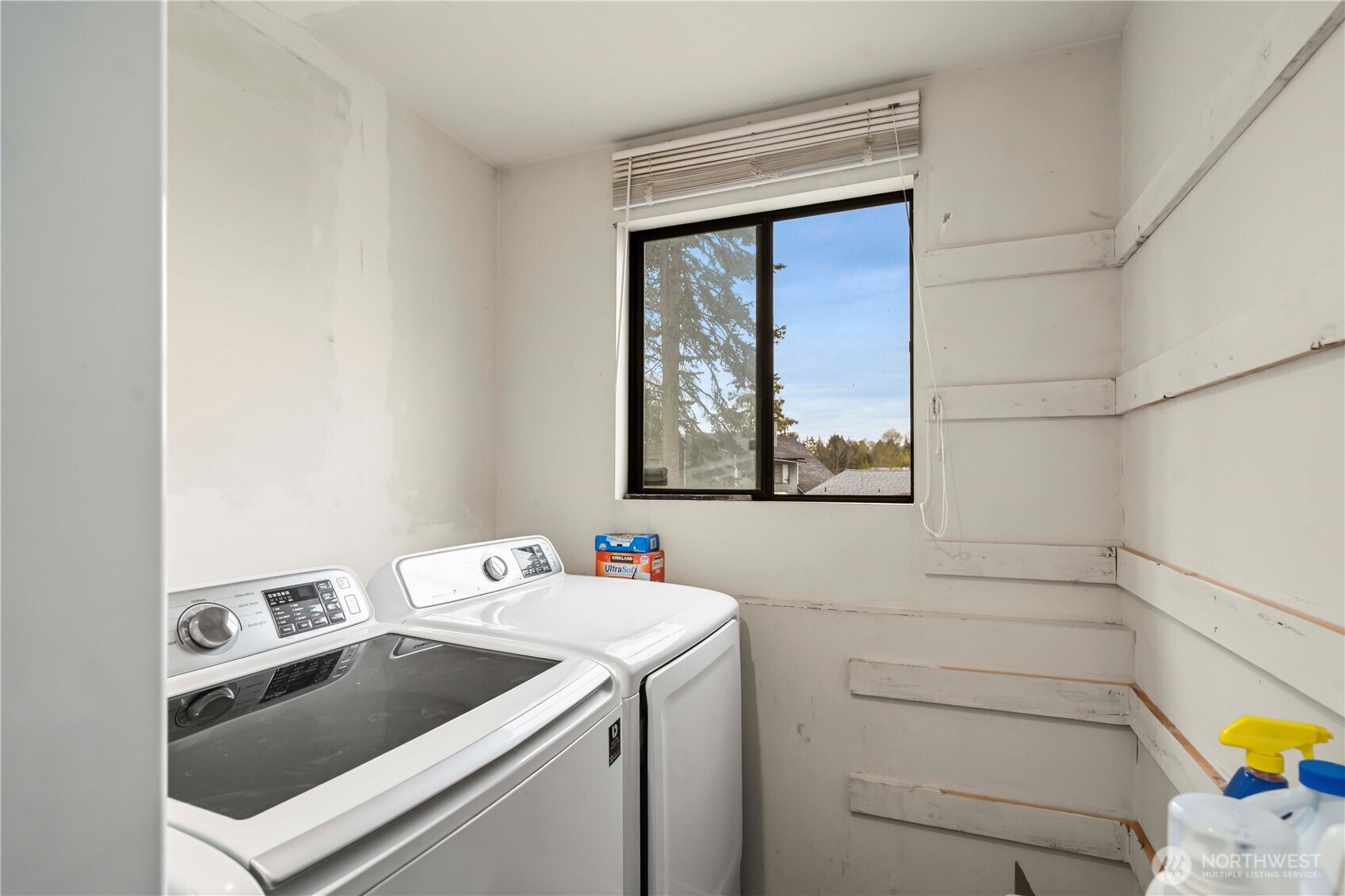27708 128th Place SE, Kent, WA 98030-8886