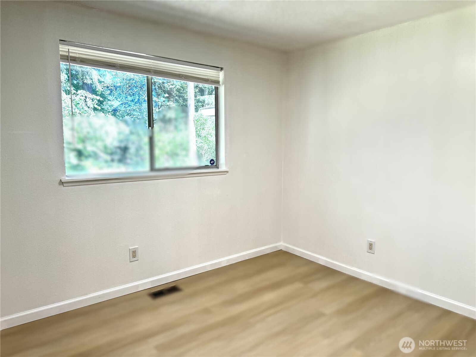 12602 Military Road E, Puyallup, WA 98374