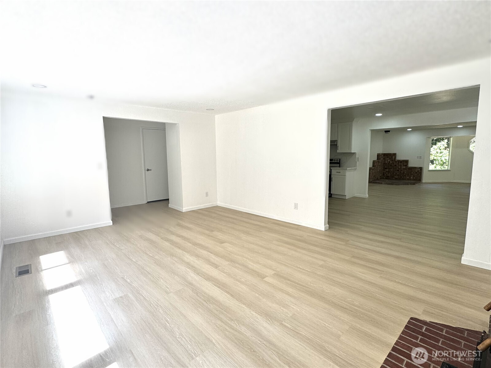 12602 Military Road E, Puyallup, WA 98374