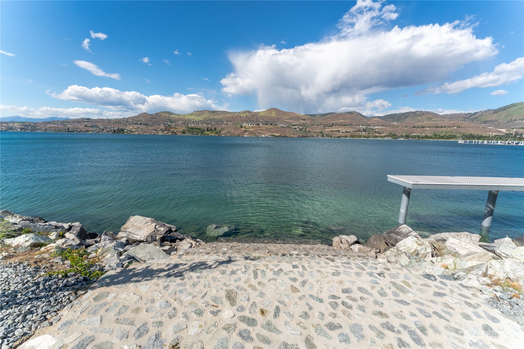102 Burbot Lane , Chelan, WA 98816