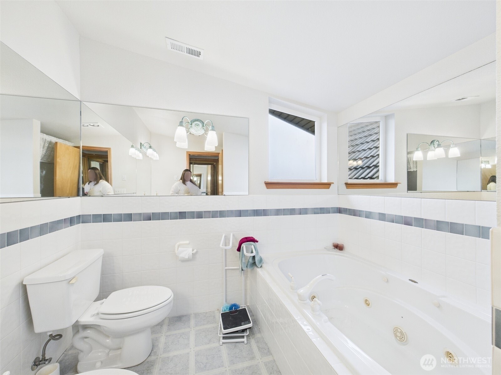 50 Diamond Drive , Pacific Beach, WA 98571