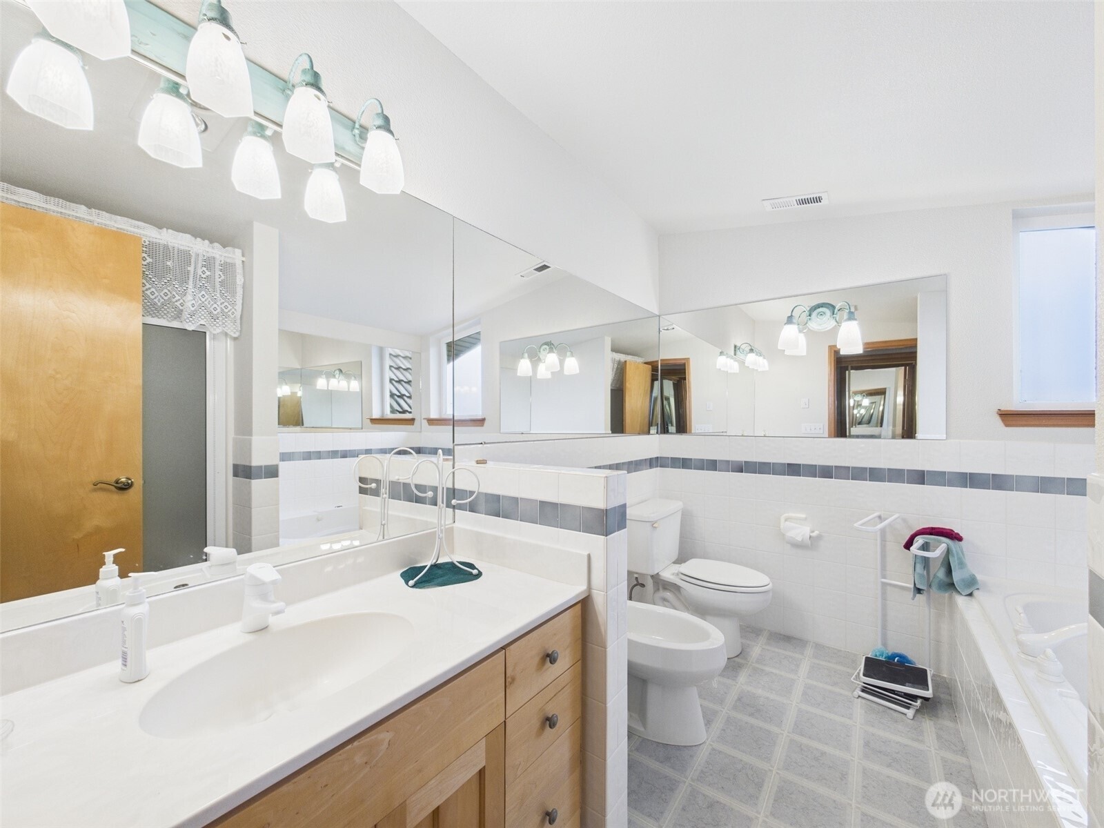 50 Diamond Drive , Pacific Beach, WA 98571