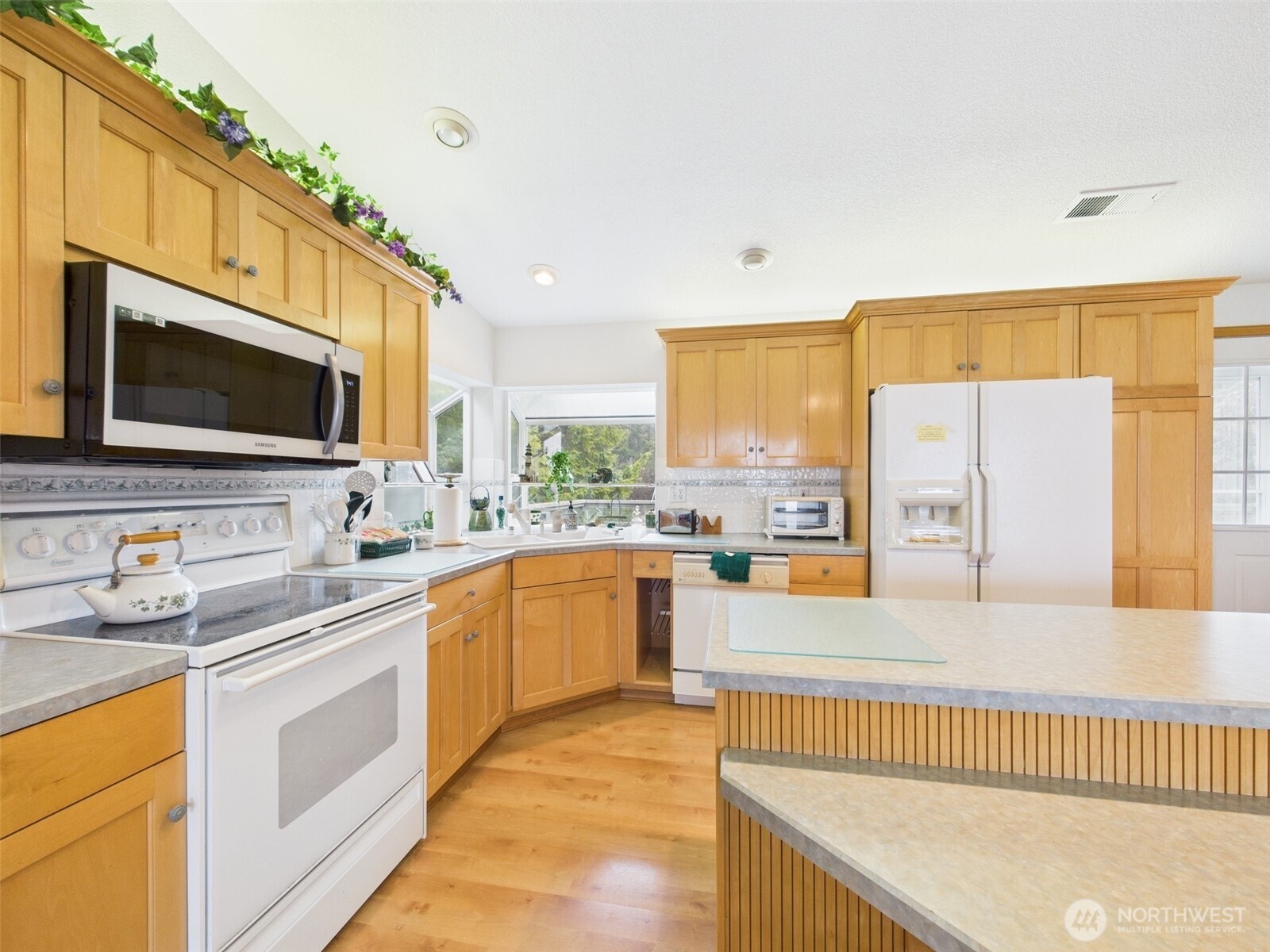 50 Diamond Drive , Pacific Beach, WA 98571