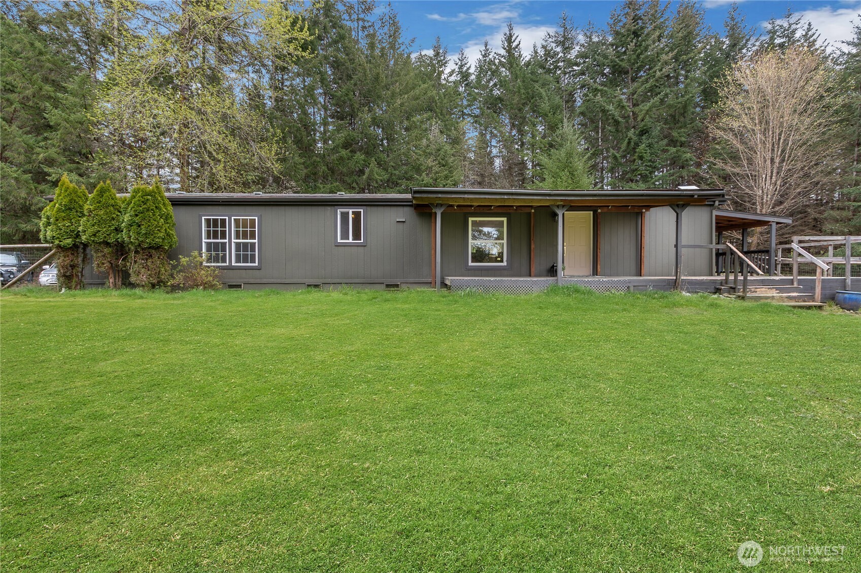 5528 SW Paradise Lane , Port Orchard, WA 98367-9486