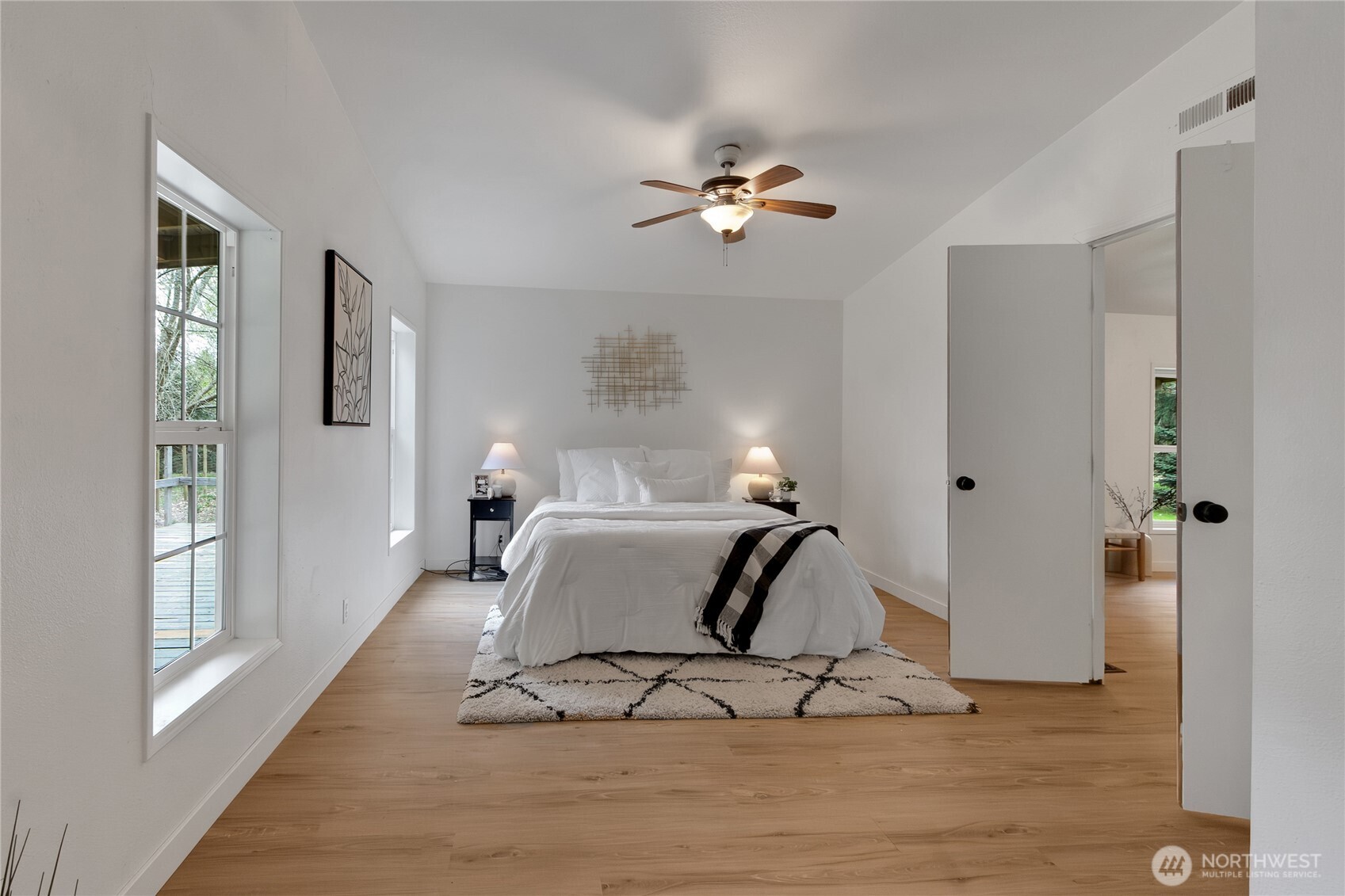 5528 SW Paradise Lane , Port Orchard, WA 98367-9486