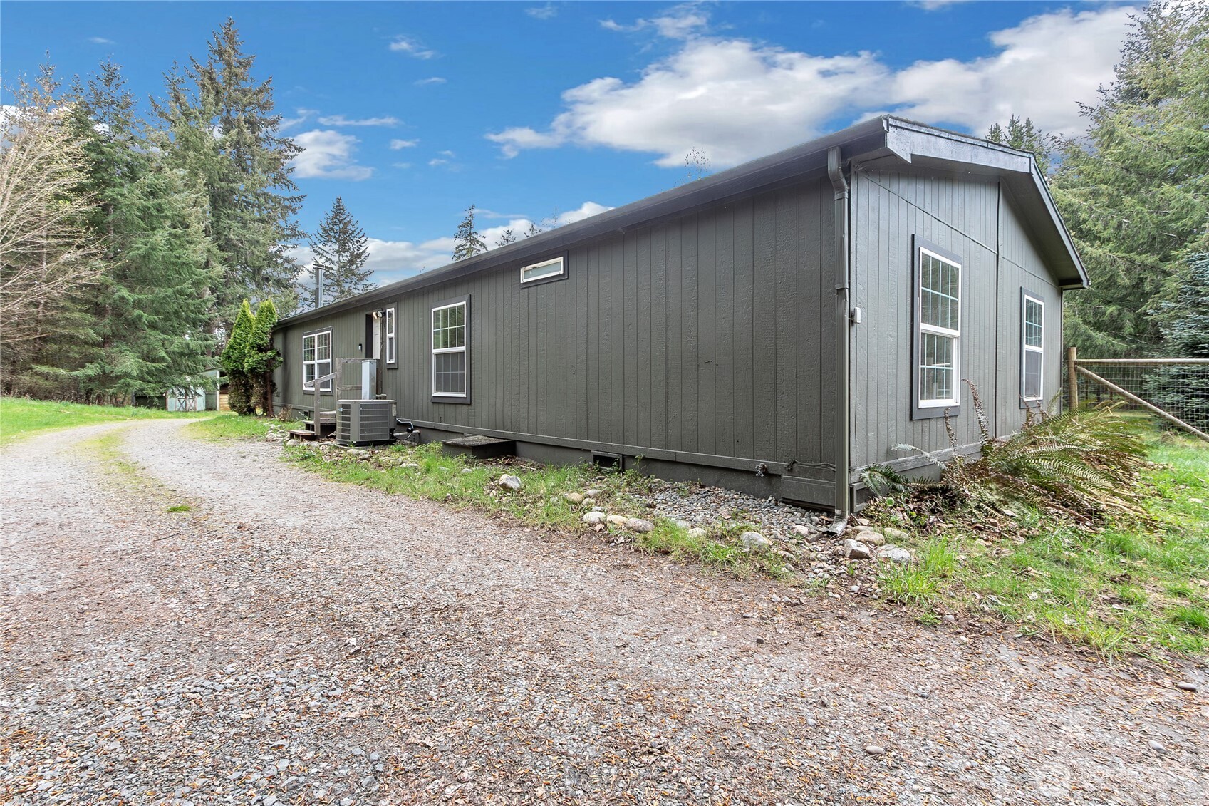 5528 SW Paradise Lane , Port Orchard, WA 98367-9486