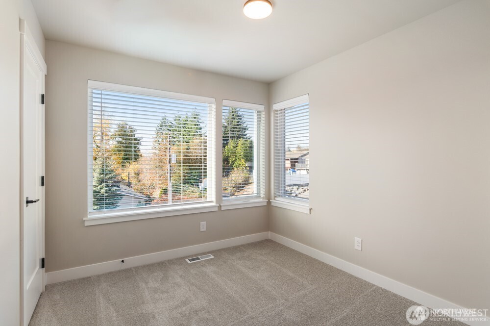6609 S 128th Street , Seattle, WA 98178