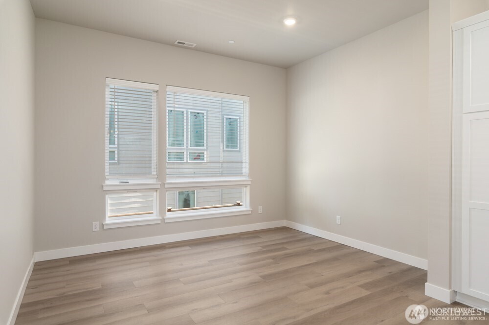 6609 S 128th Street , Seattle, WA 98178