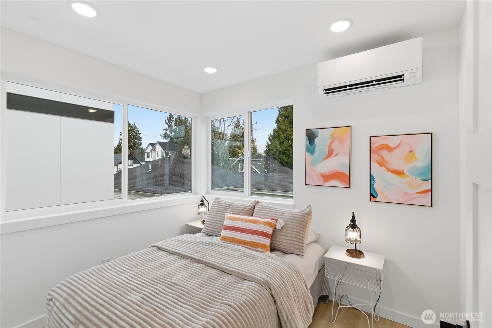 805 S Sullivan Street , Seattle, WA 98108