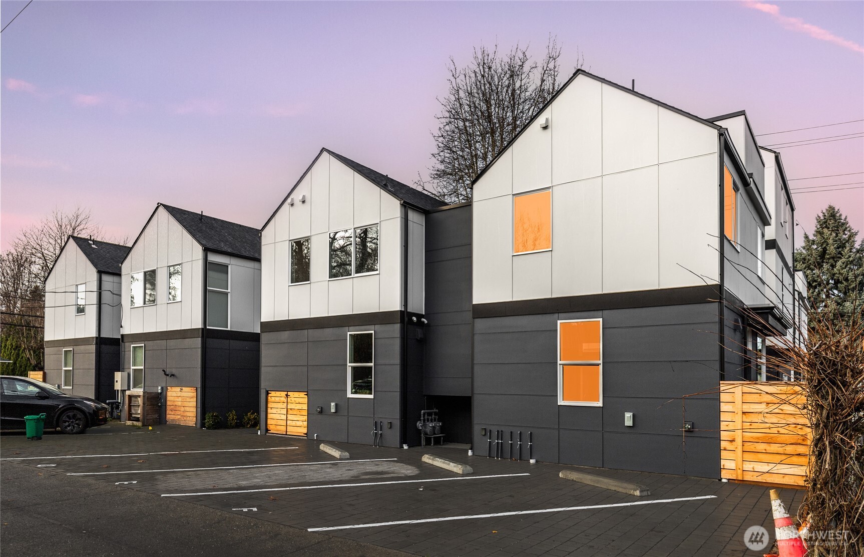 805 S Sullivan Street , Seattle, WA 98108