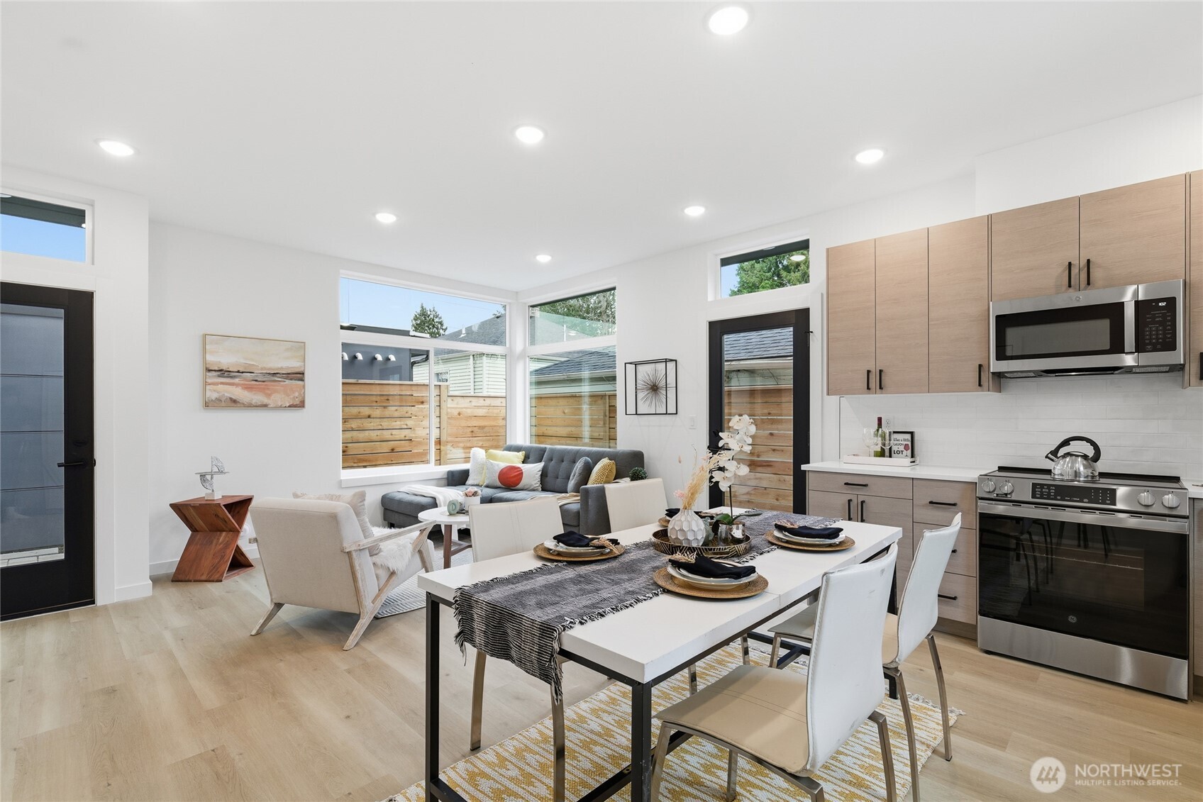 805 S Sullivan Street , Seattle, WA 98108