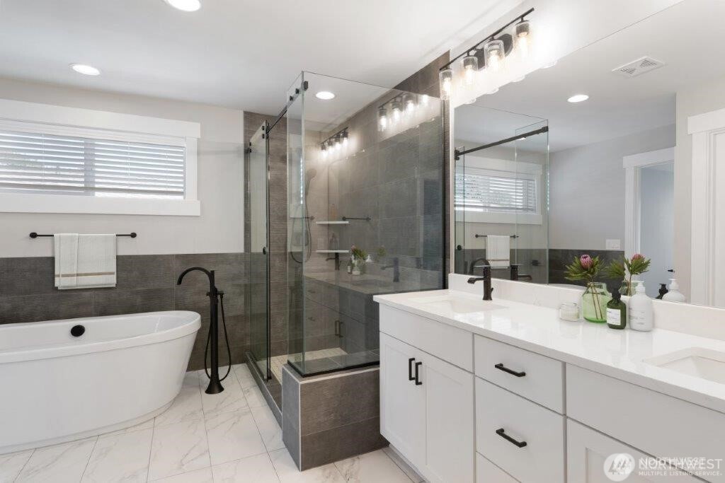 7544 S 129th Place , Seattle, WA 98178
