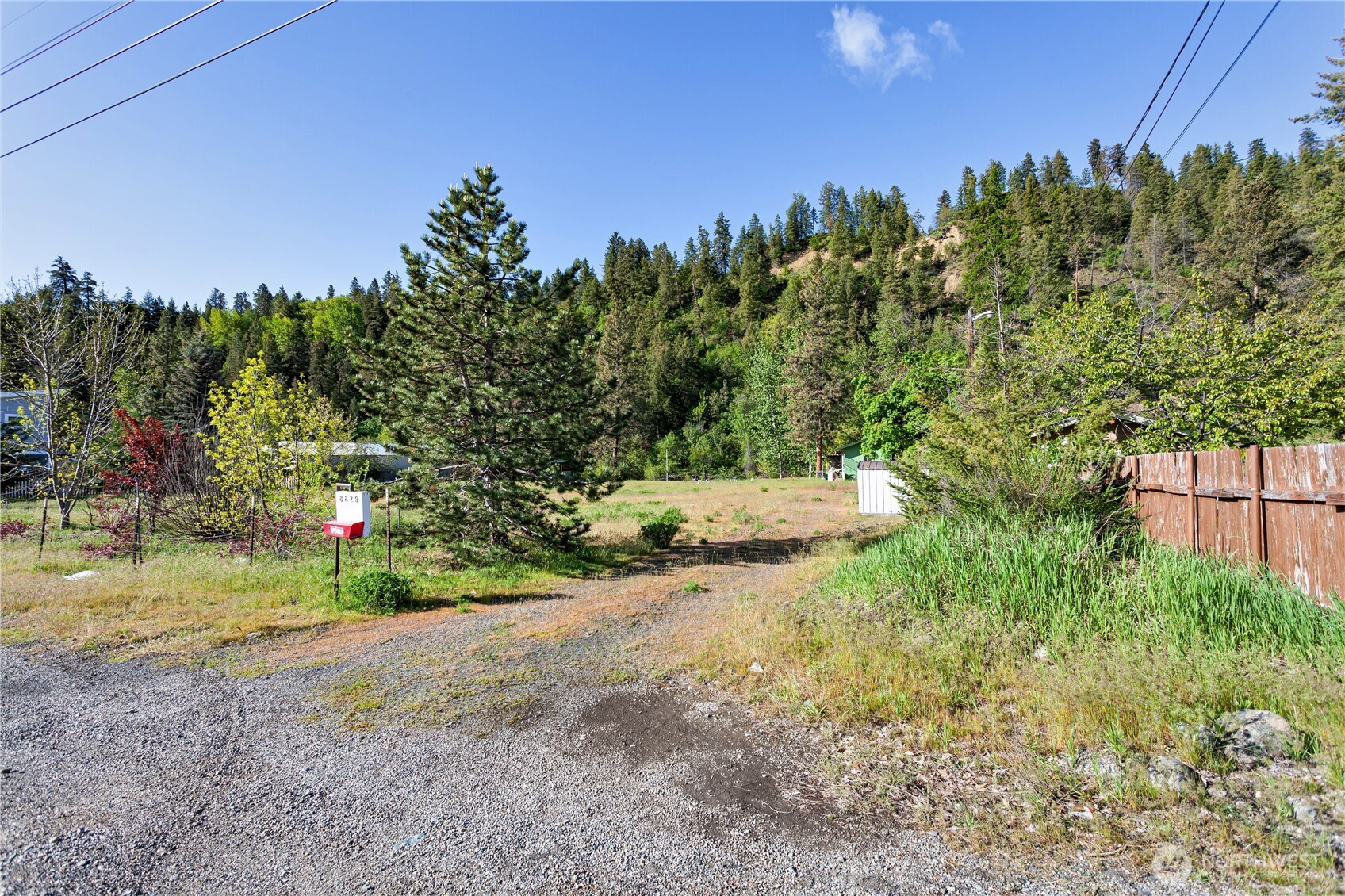 8829 Josephine Avenue , Dryden, WA 98821