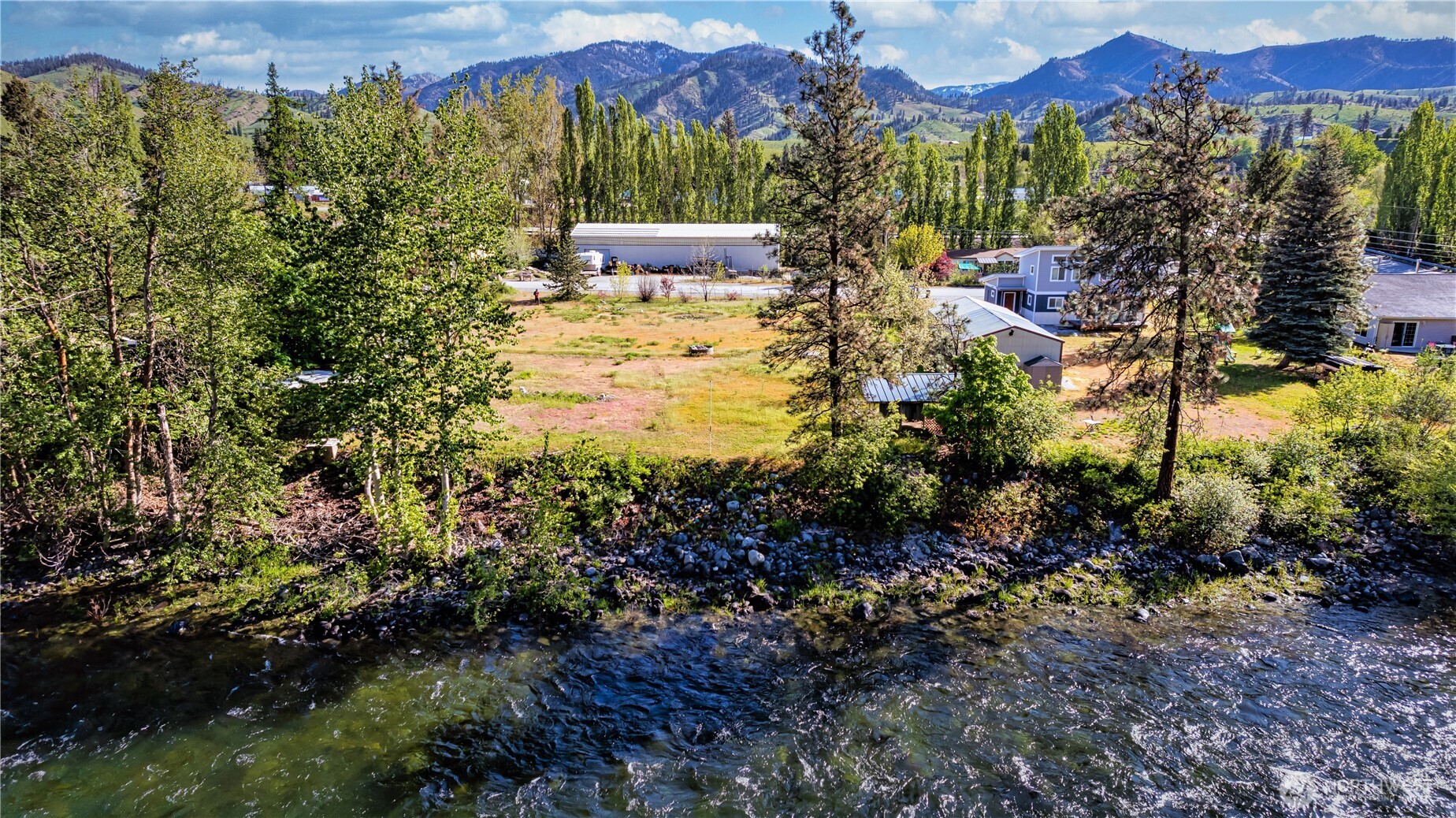 8829 Josephine Avenue , Dryden, WA 98821