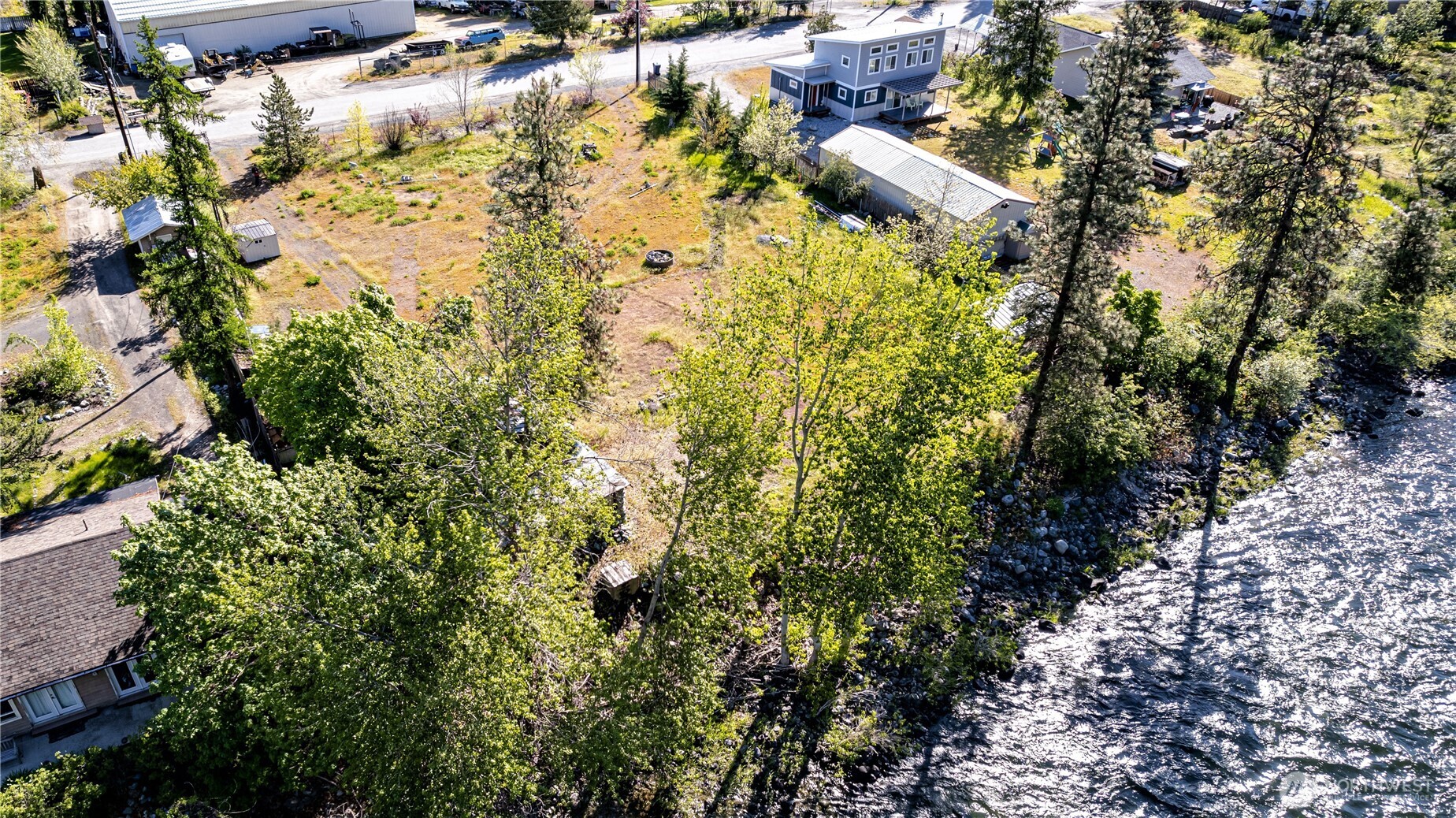 8829 Josephine Avenue , Dryden, WA 98821