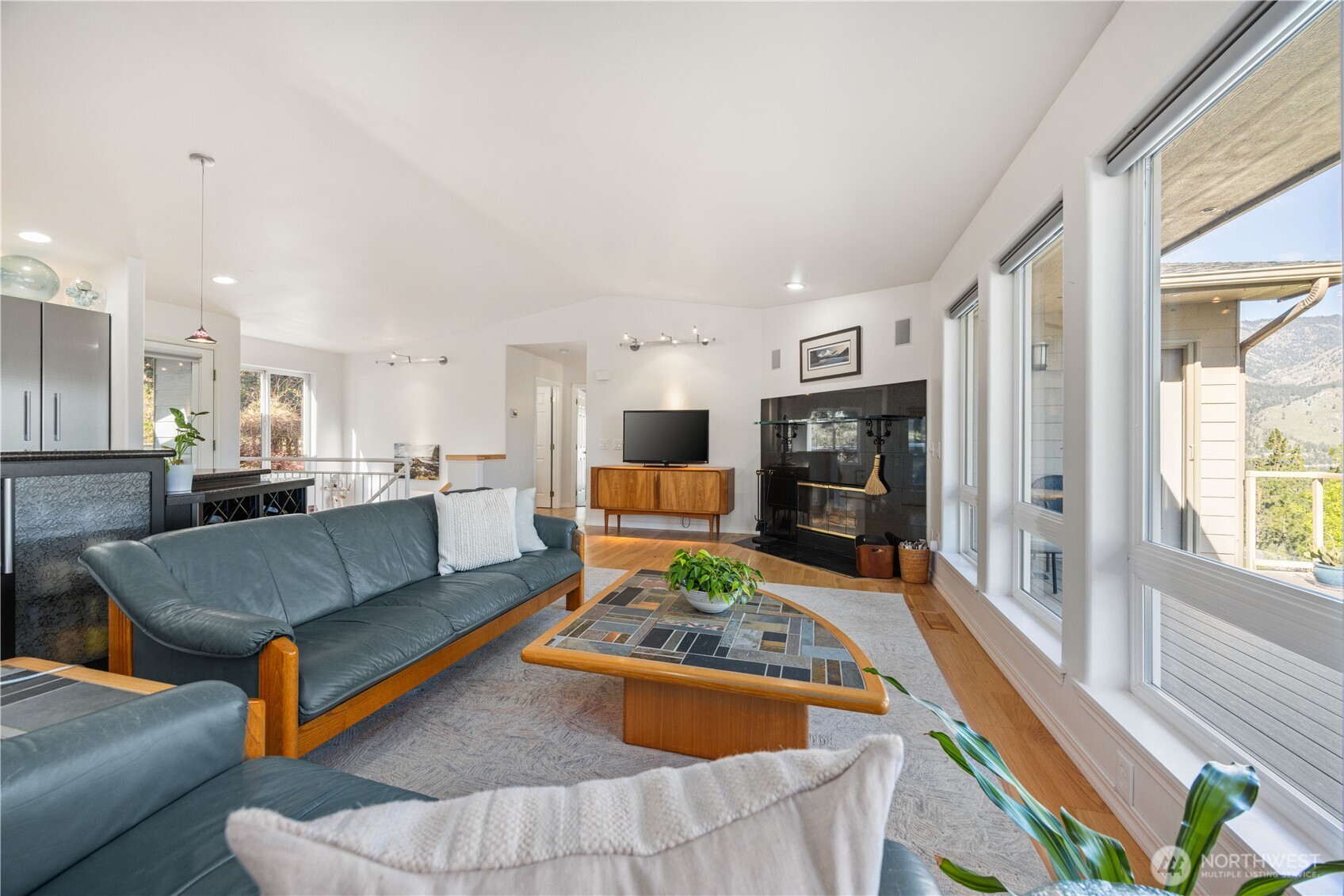 7379 Ridgeview Drive , Chelan, WA 98816