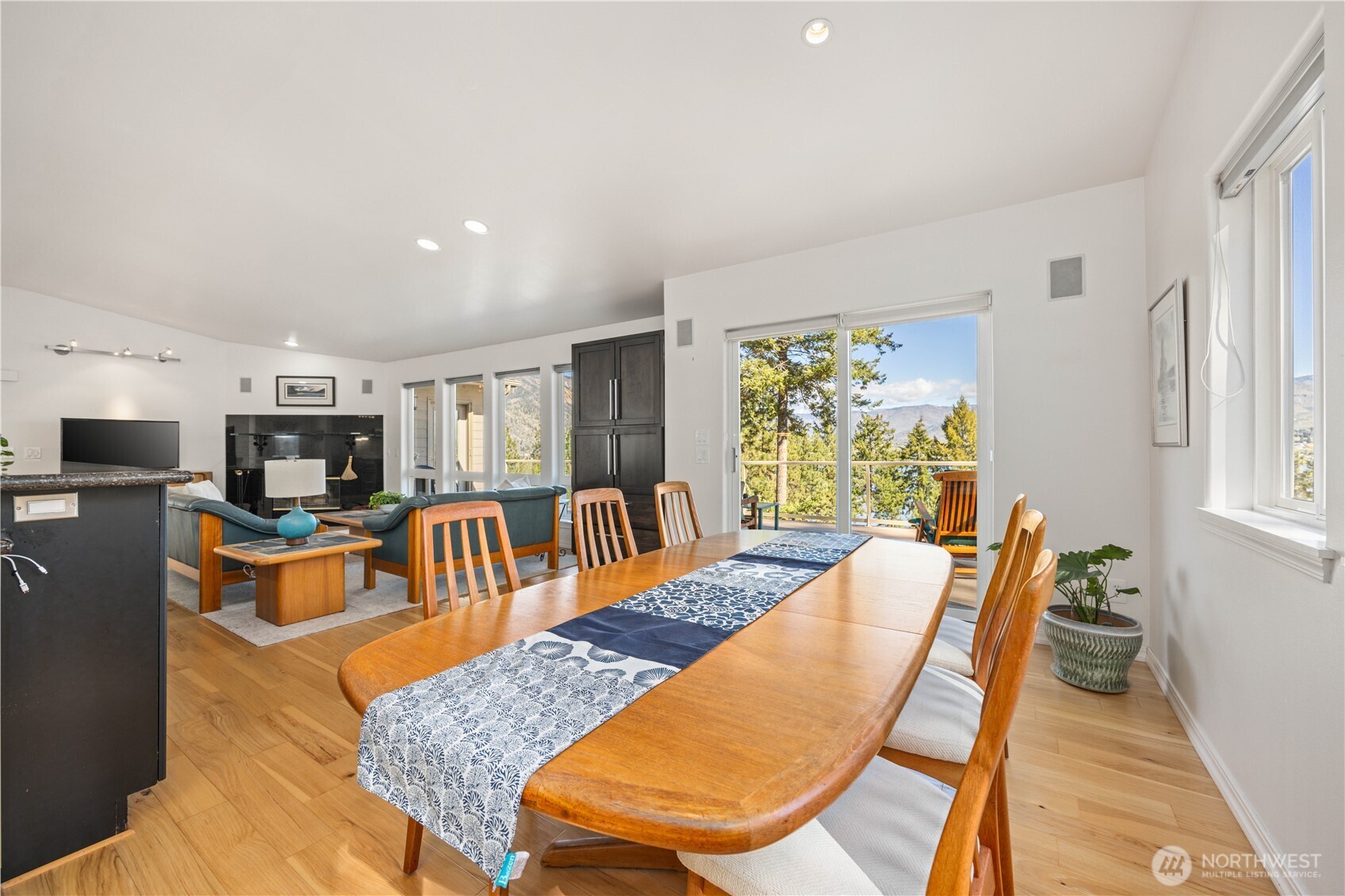 7379 Ridgeview Drive , Chelan, WA 98816