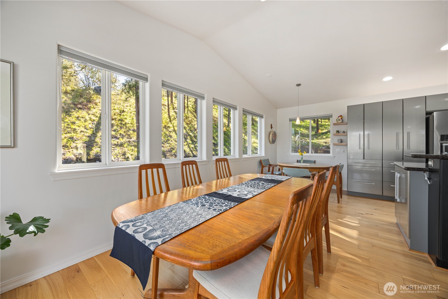 7379 Ridgeview Drive , Chelan, WA 98816