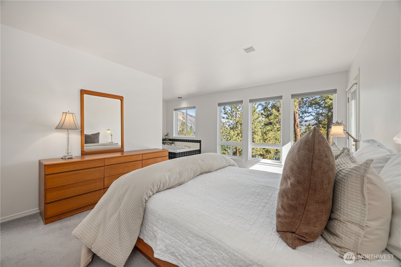 7379 Ridgeview Drive , Chelan, WA 98816