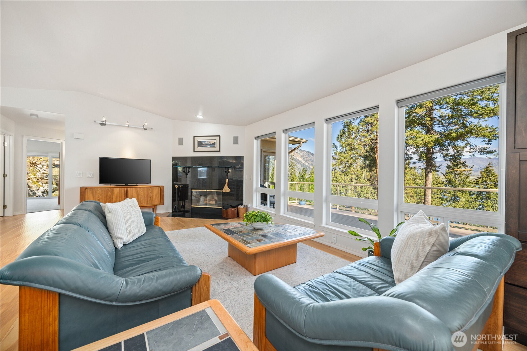 7379 Ridgeview Drive , Chelan, WA 98816