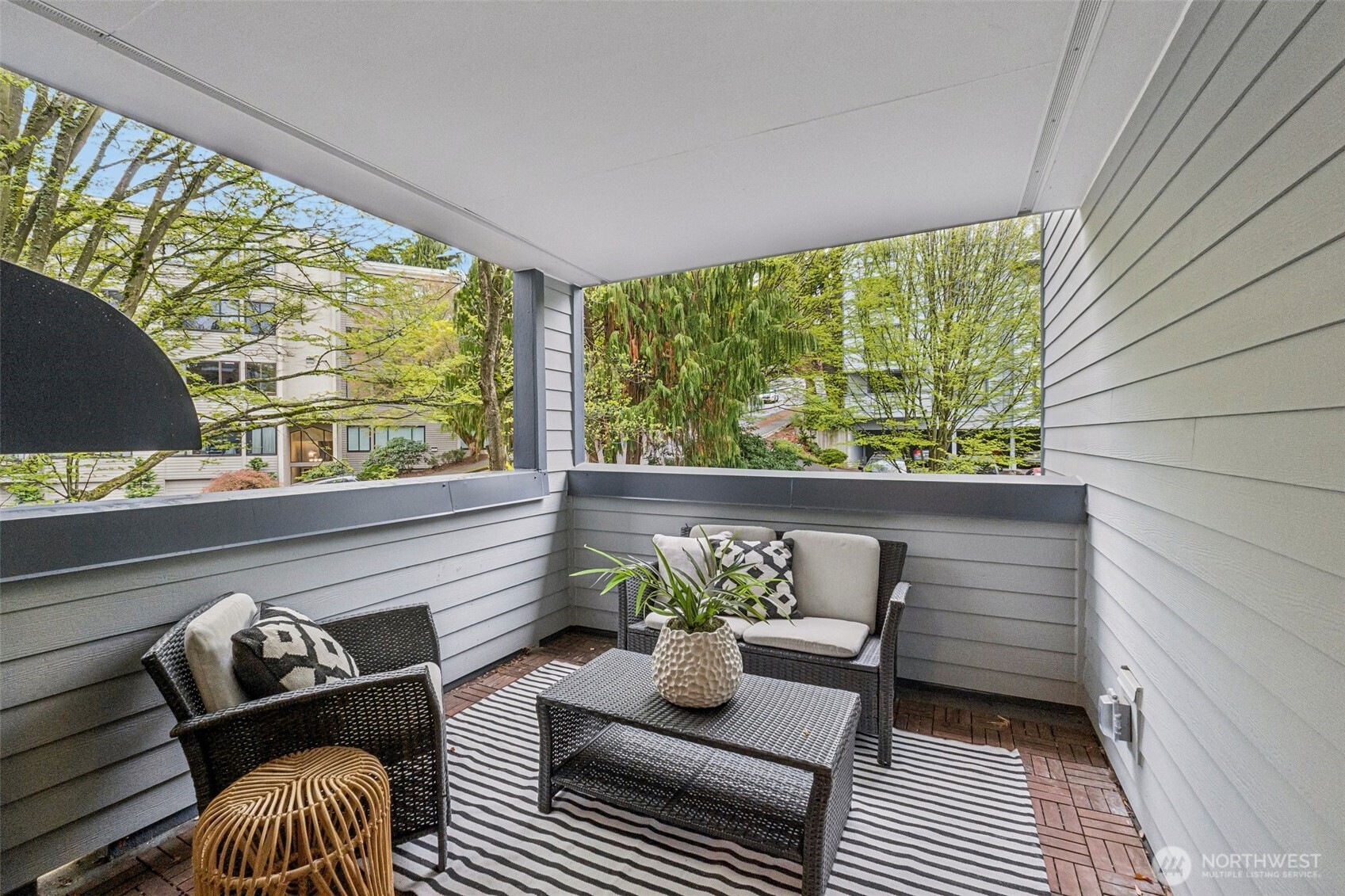 2500 W Manor Place #217, Seattle, WA 98199