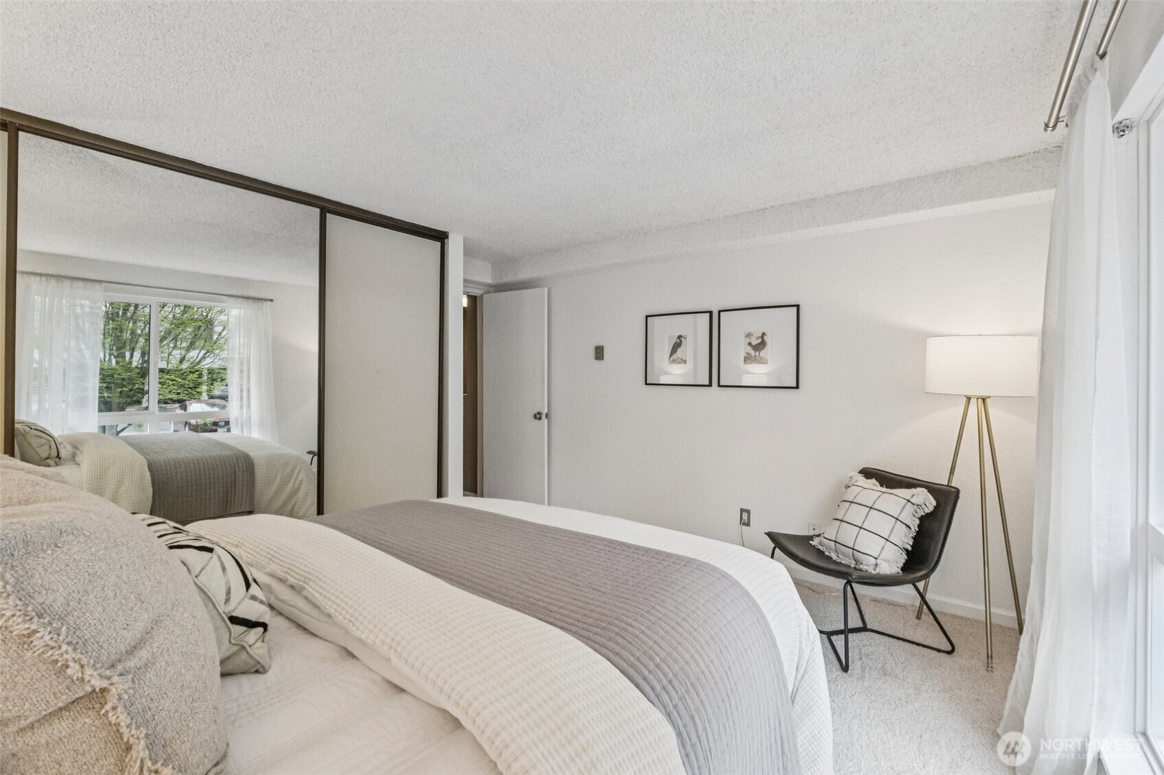 2500 W Manor Place #217, Seattle, WA 98199