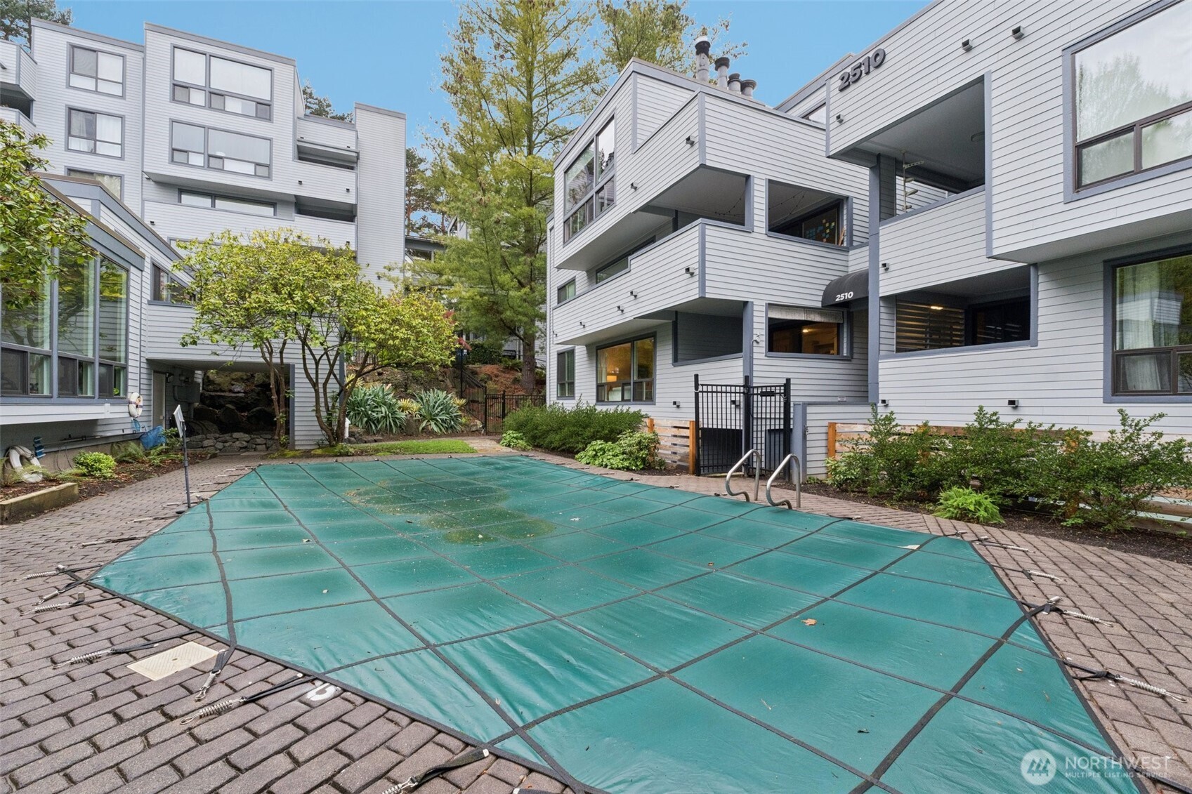 2500 W Manor Place #217, Seattle, WA 98199