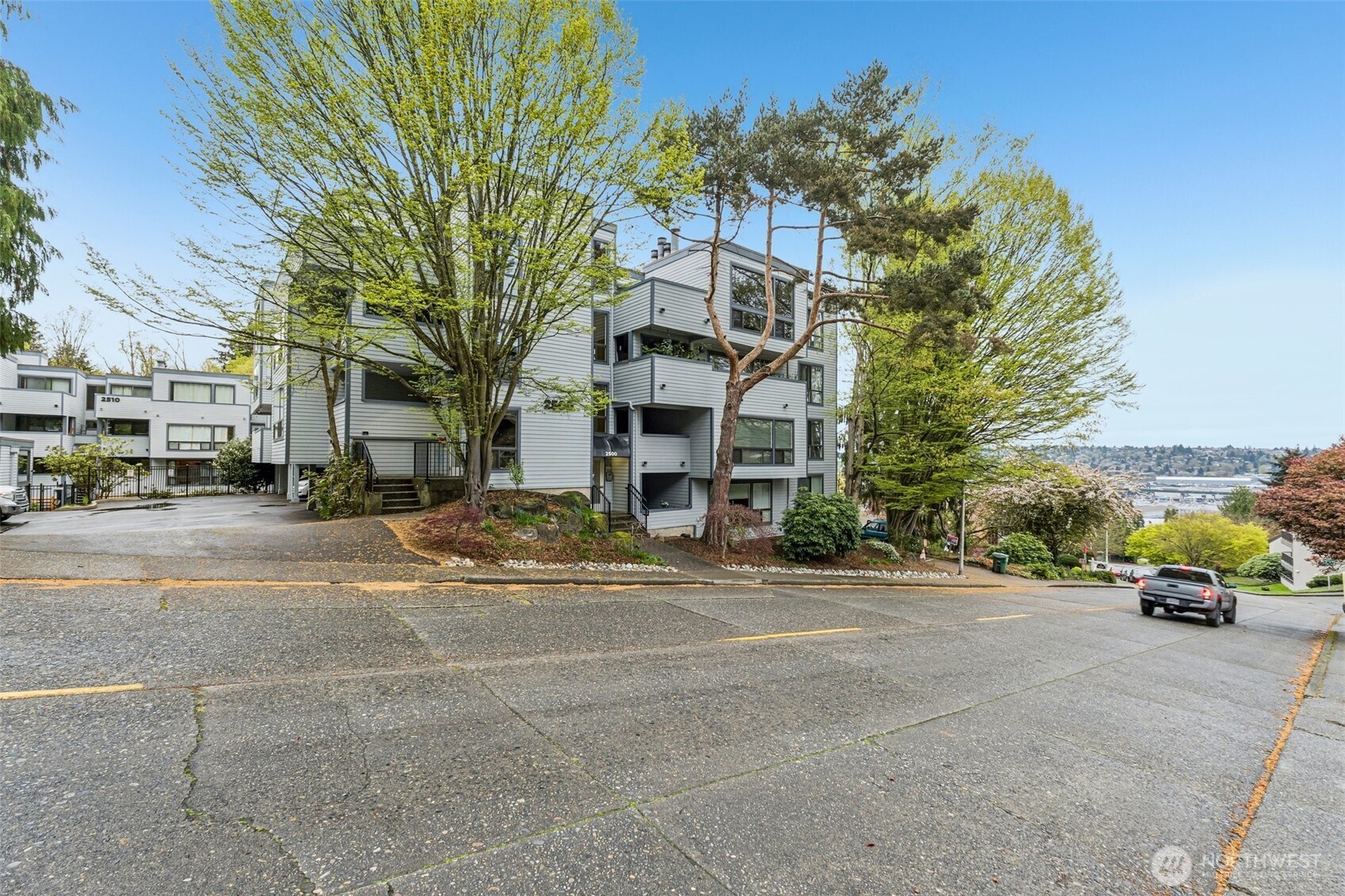 2500 W Manor Place #217, Seattle, WA 98199