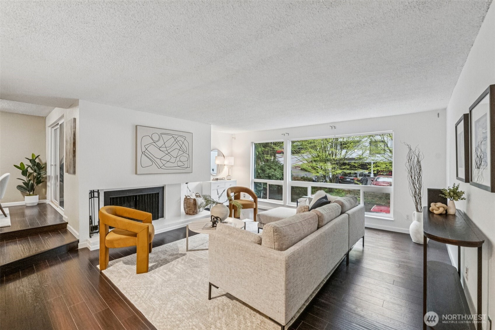 2500 W Manor Place #217, Seattle, WA 98199