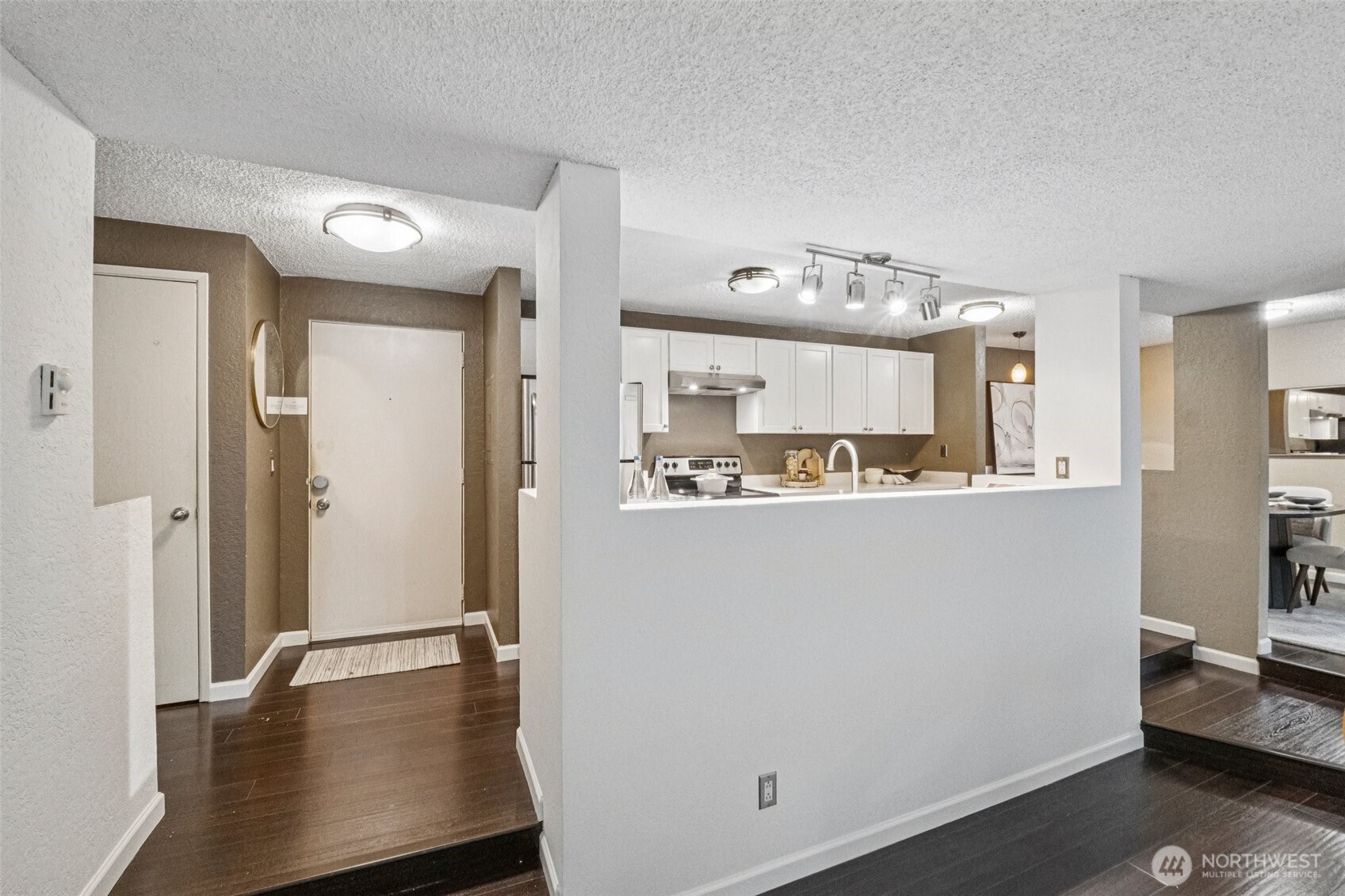 2500 W Manor Place #217, Seattle, WA 98199
