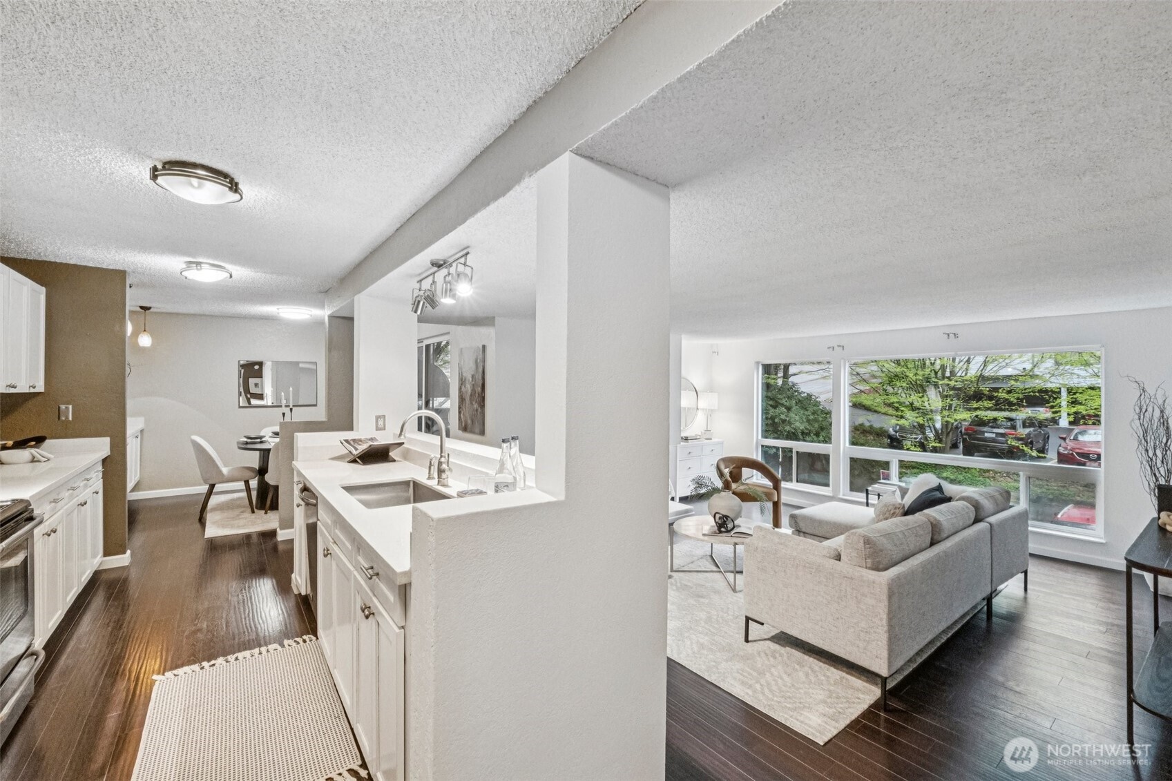 2500 W Manor Place #217, Seattle, WA 98199