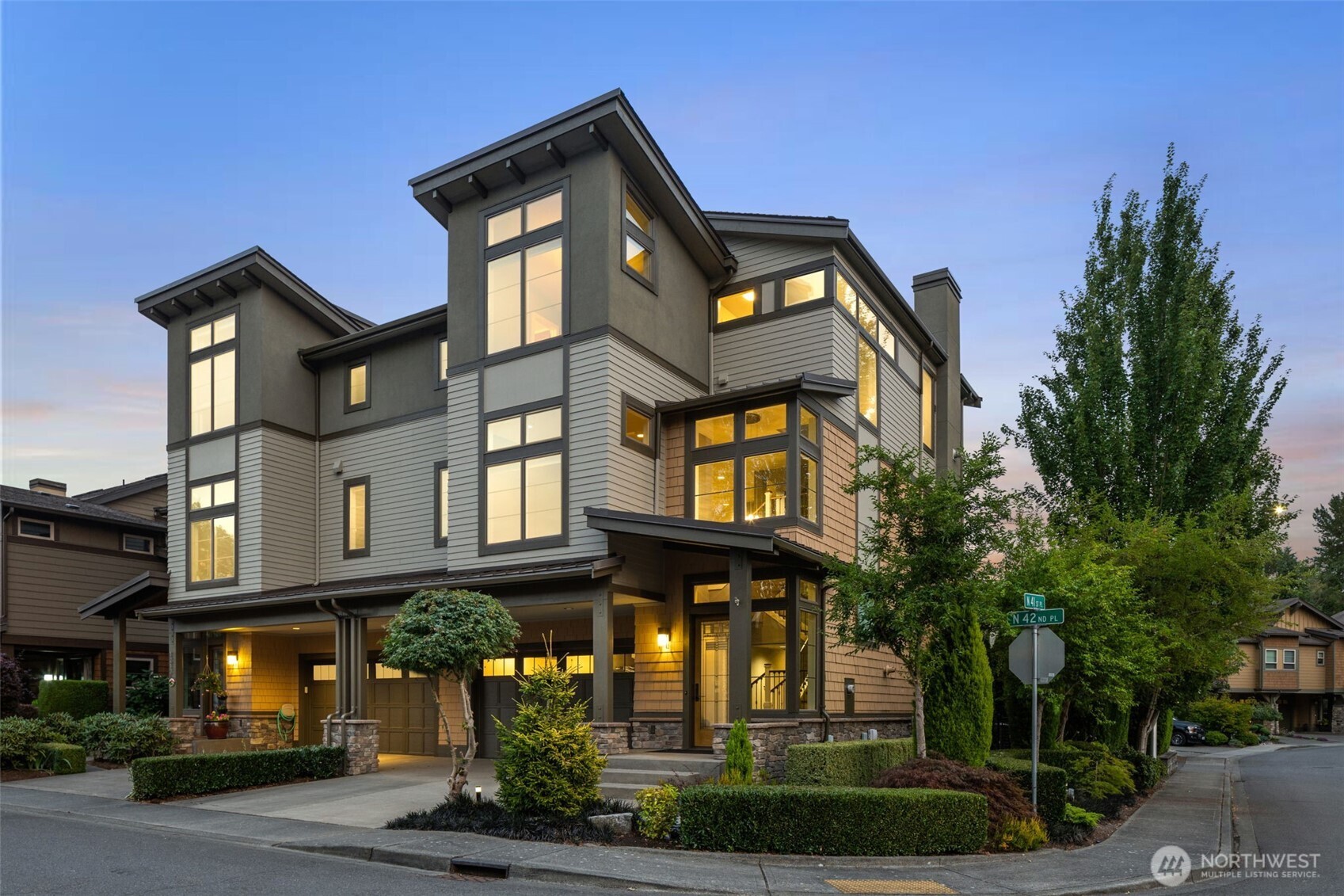1211 N 42nd Place , Renton, WA 98056