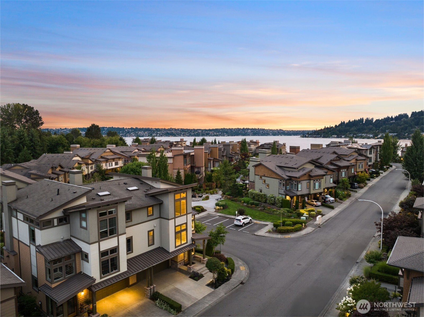 1211 N 42nd Place , Renton, WA 98056