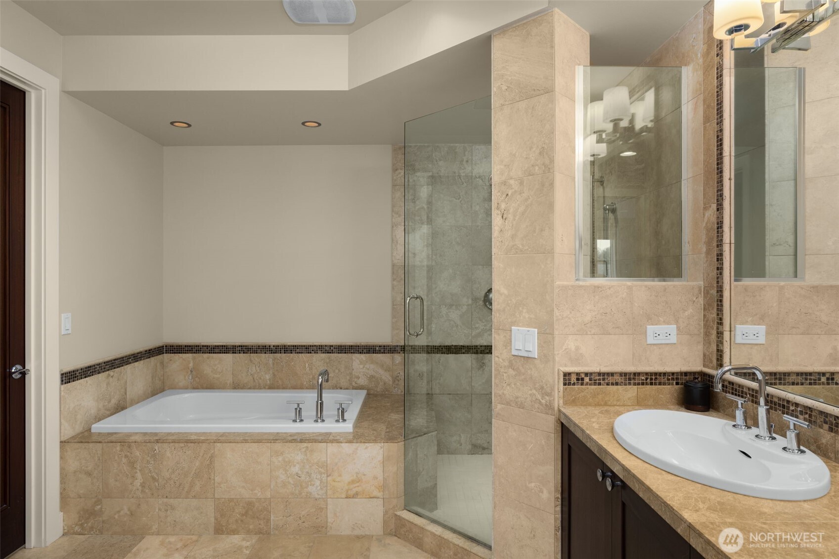 1211 N 42nd Place , Renton, WA 98056