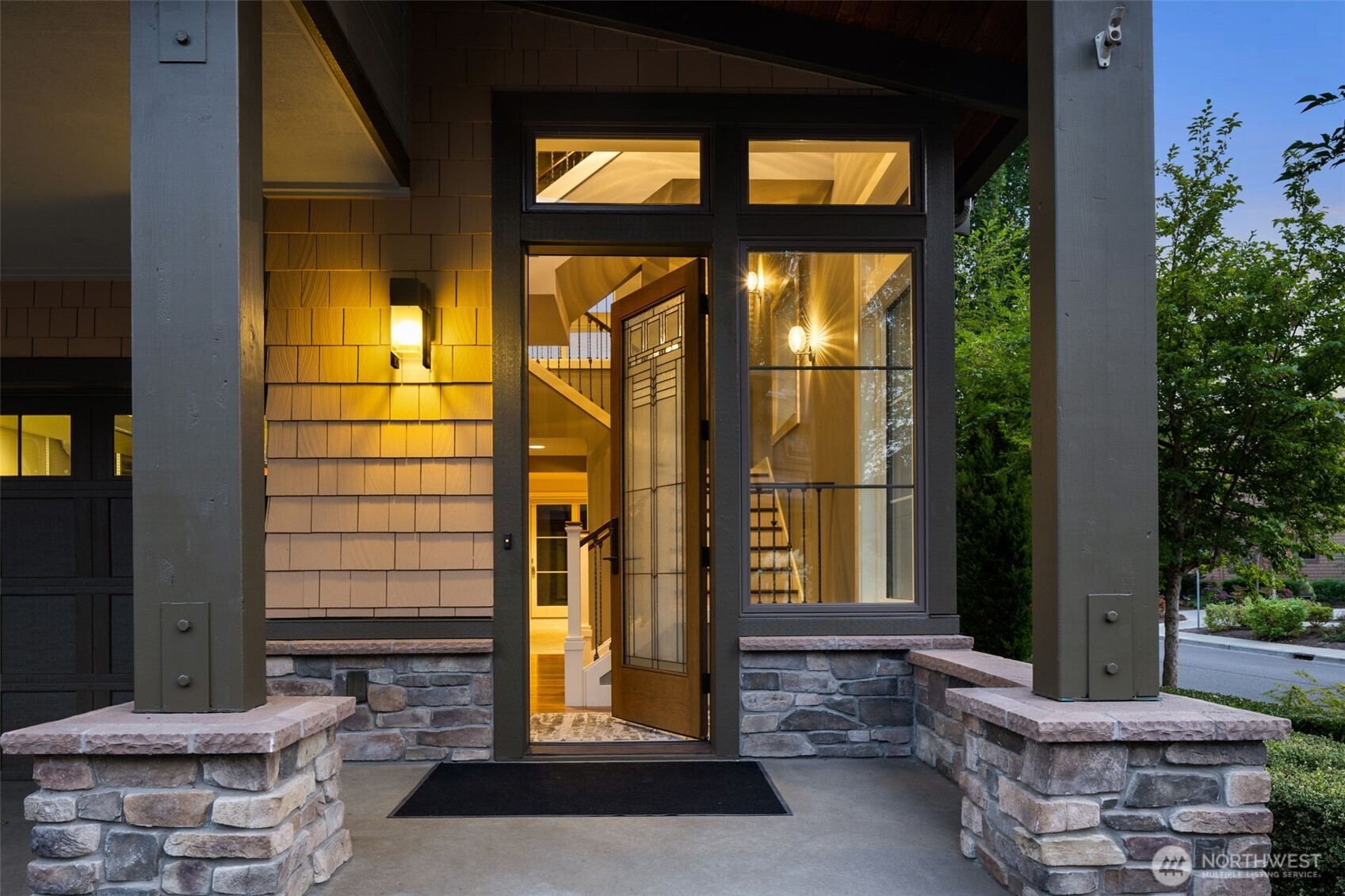 1211 N 42nd Place , Renton, WA 98056