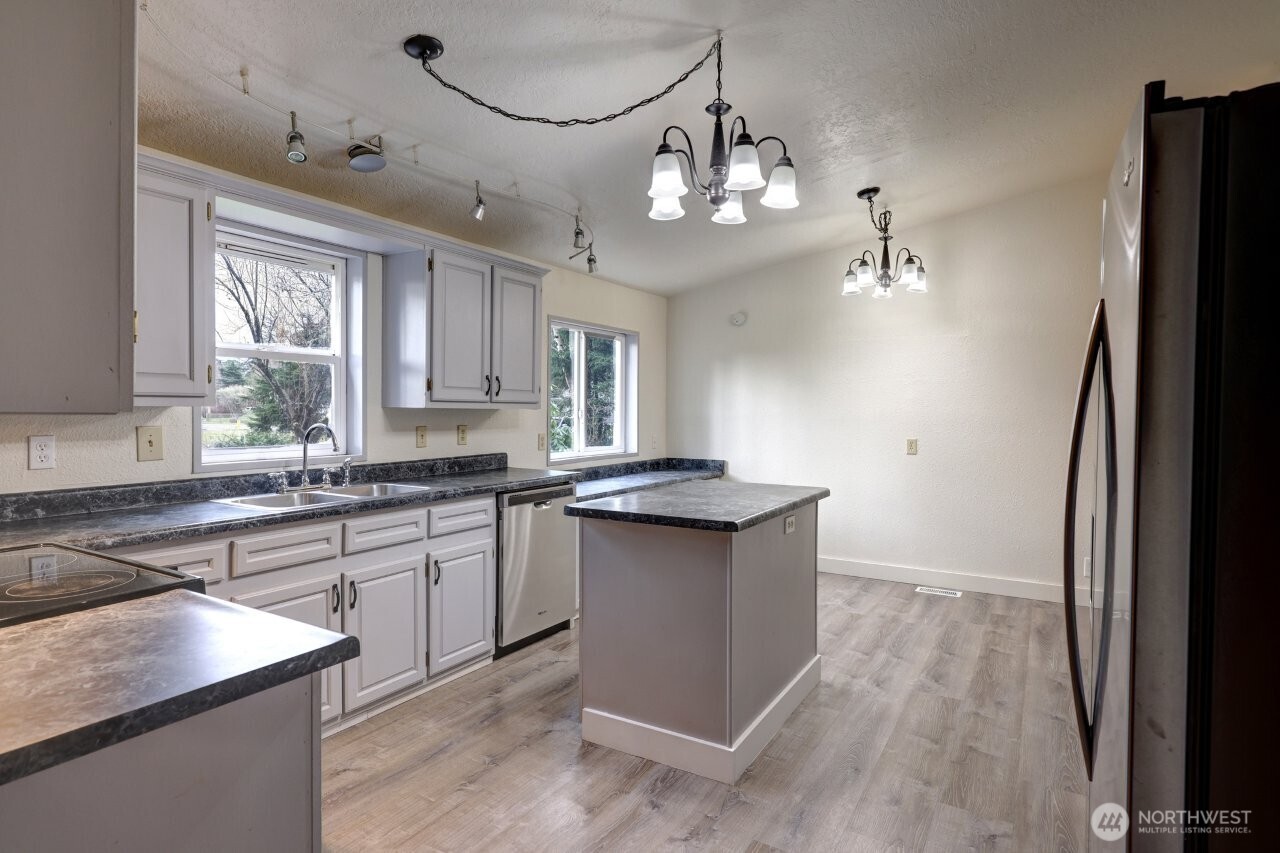 10606 Pacific Way , Long Beach, WA 98631