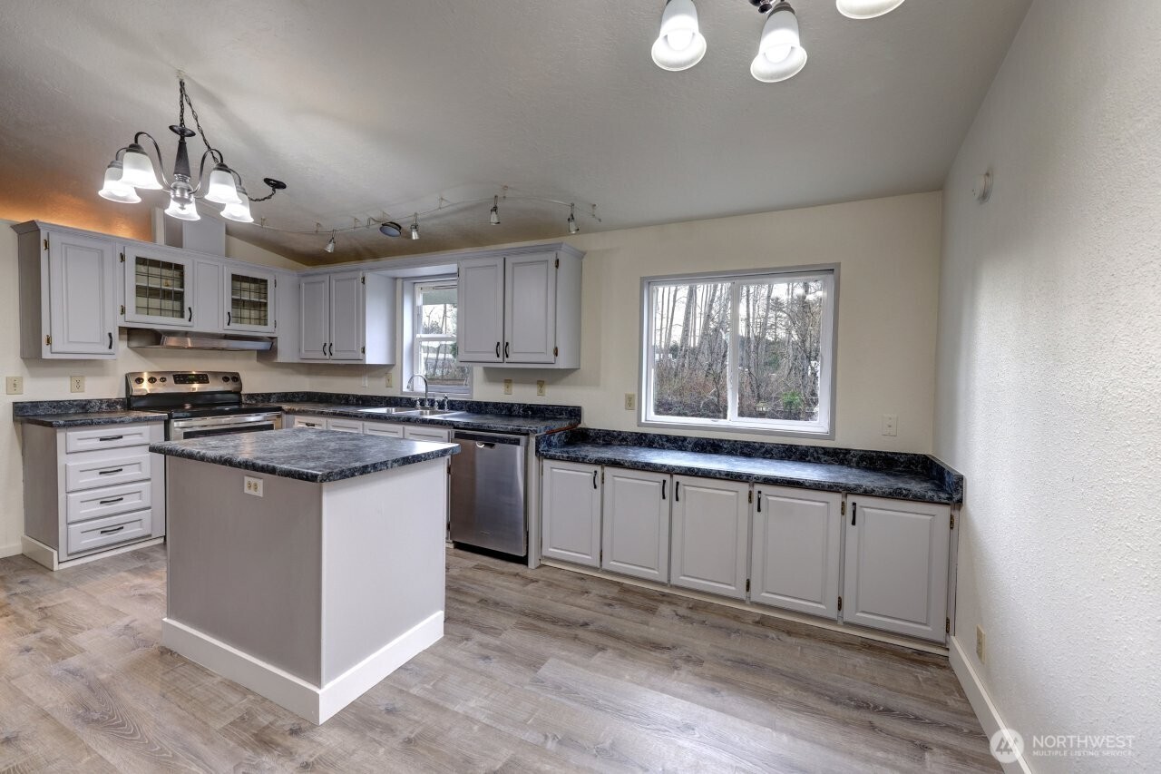 10606 Pacific Way , Long Beach, WA 98631