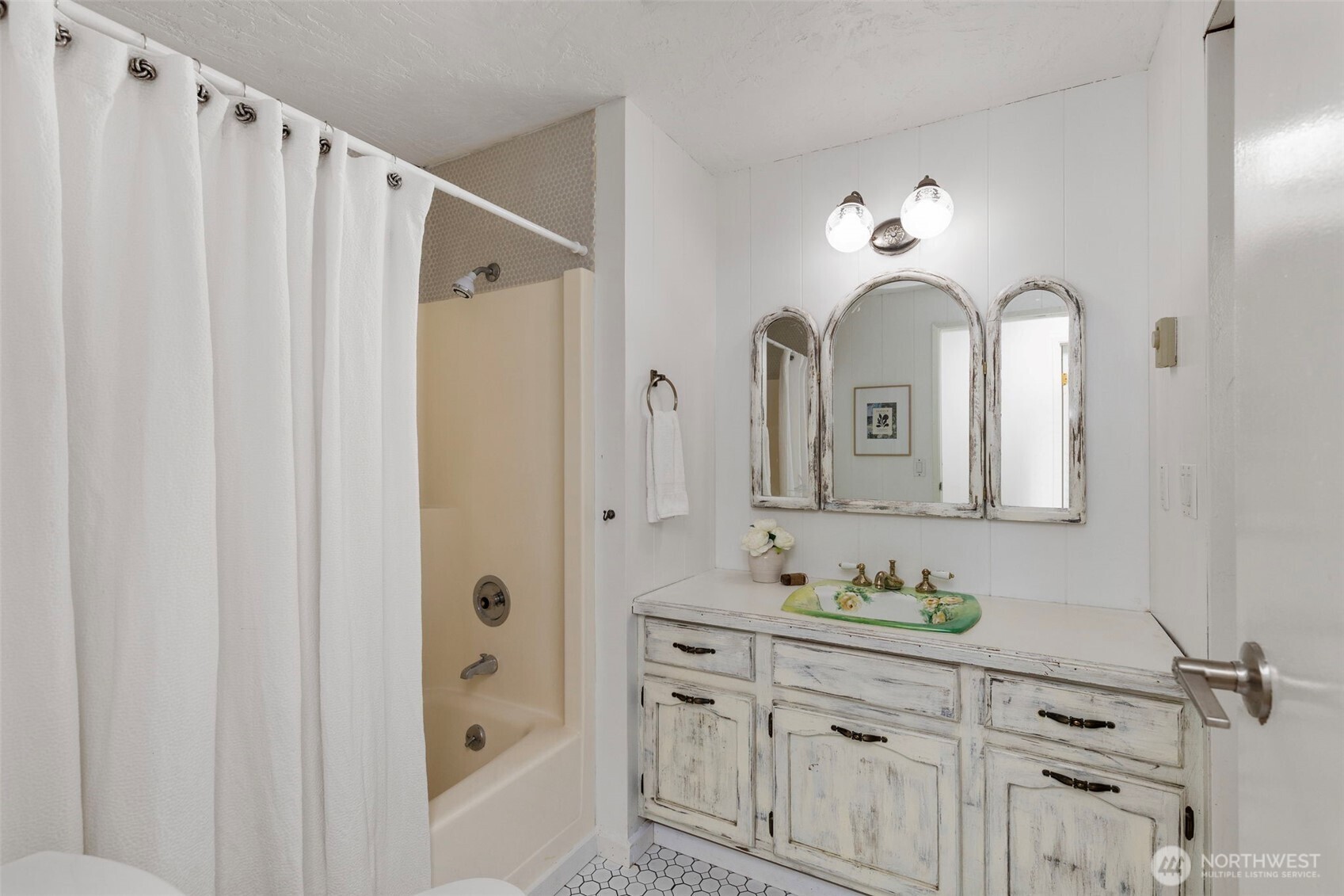 8377 Glenwood Road SW, Port Orchard, WA 98367