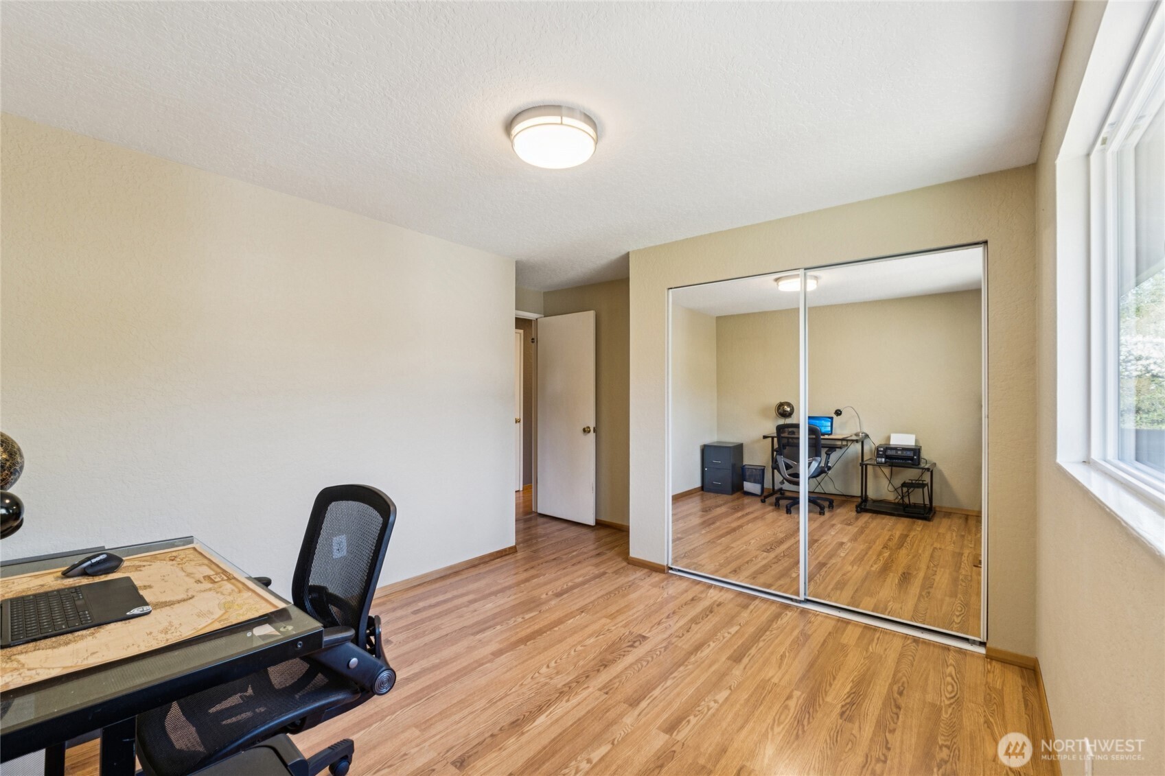 3021 NE 201st Place , Lake Forest Park, WA 98155