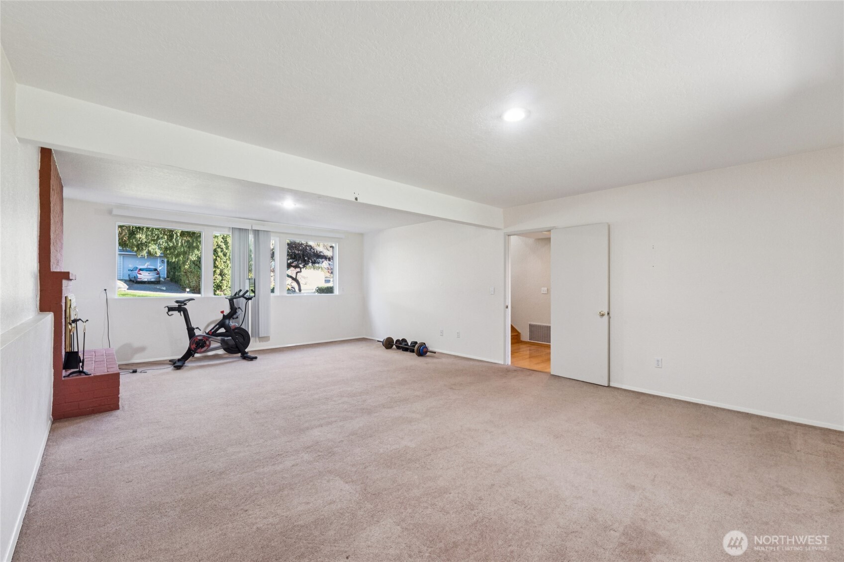 3021 NE 201st Place , Lake Forest Park, WA 98155