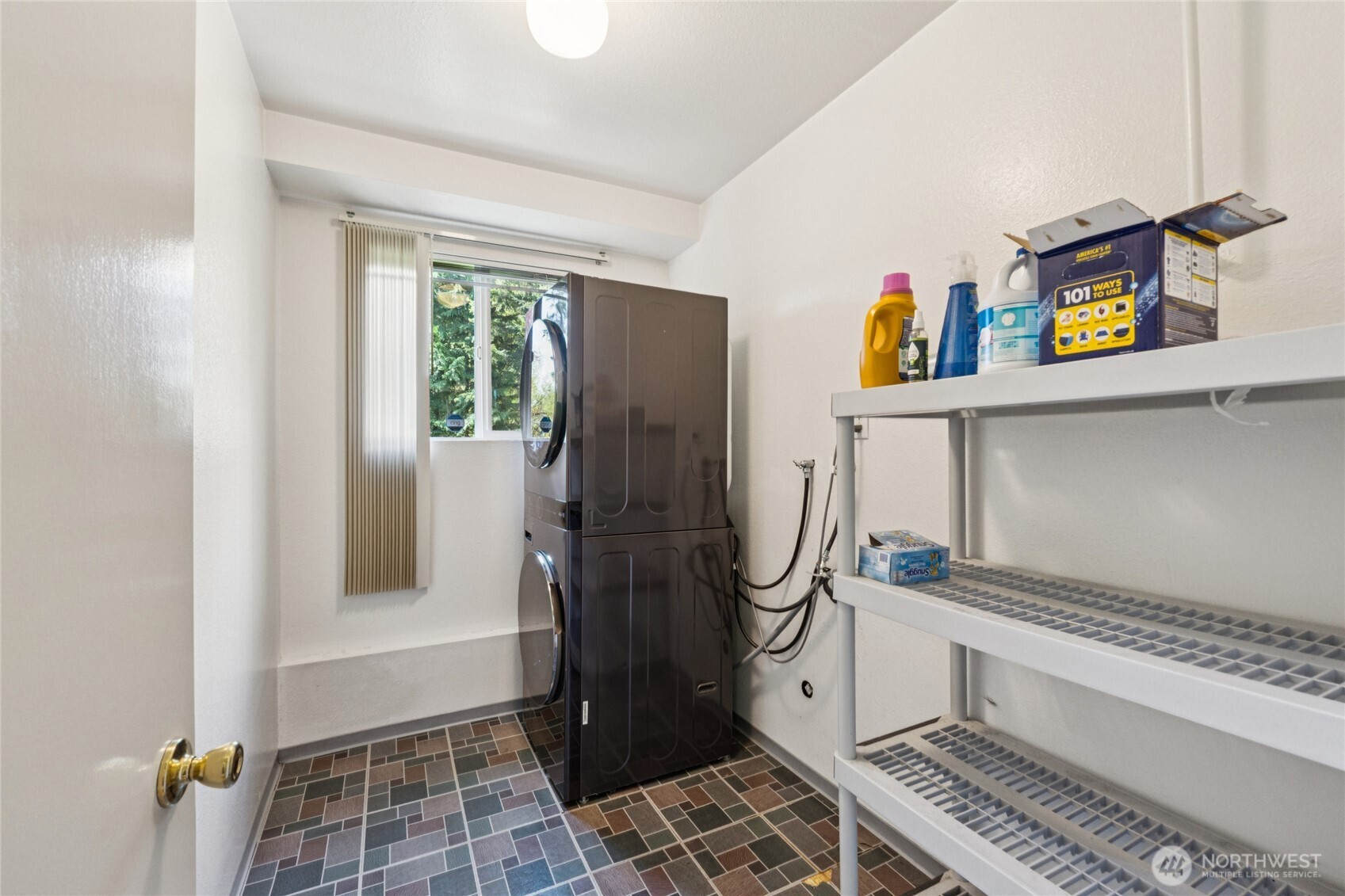 3021 NE 201st Place , Lake Forest Park, WA 98155