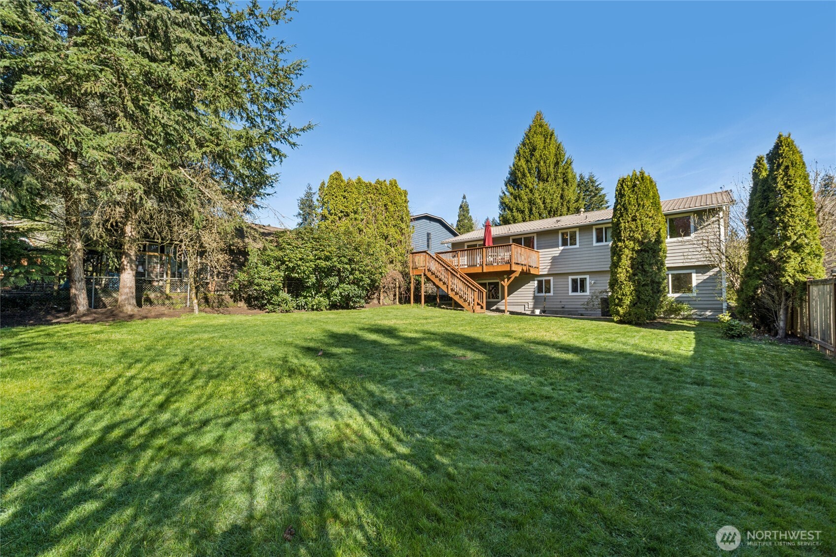 3021 NE 201st Place , Lake Forest Park, WA 98155