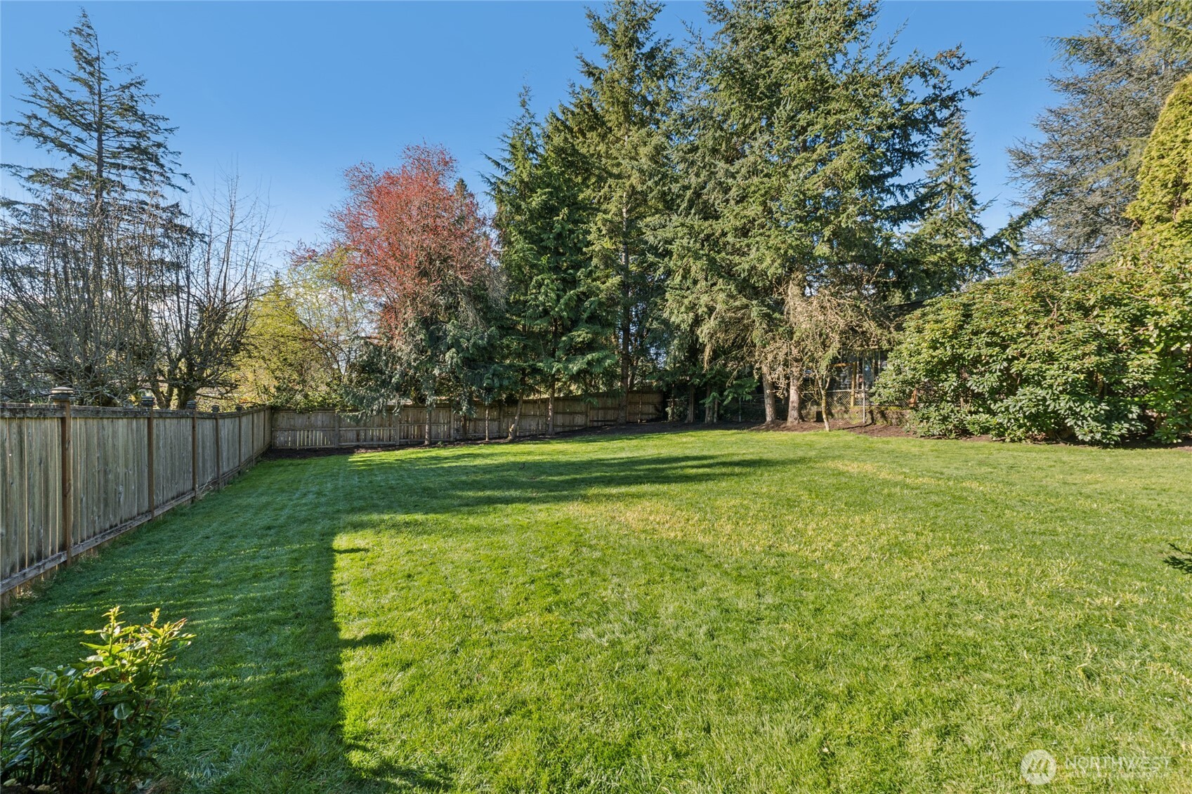 3021 NE 201st Place , Lake Forest Park, WA 98155