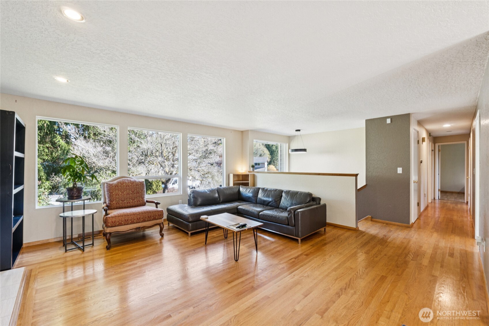 3021 NE 201st Place , Lake Forest Park, WA 98155