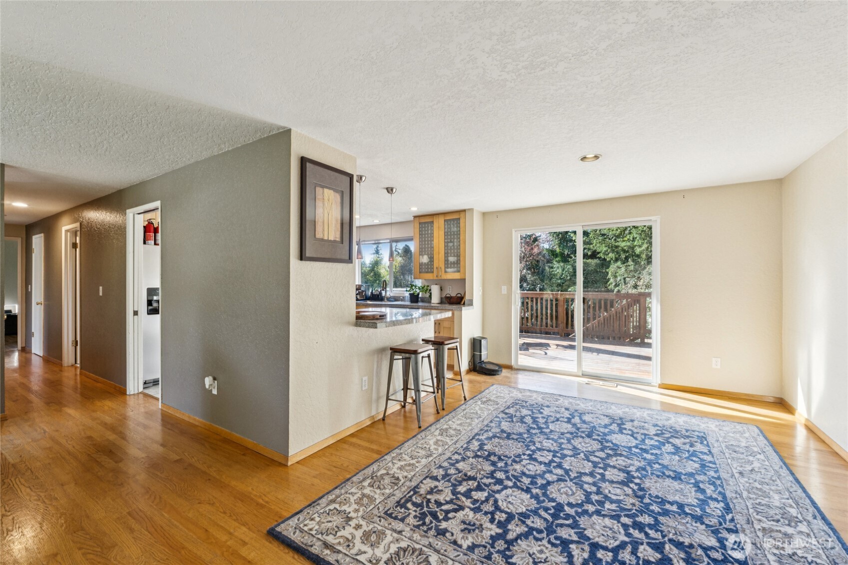 3021 NE 201st Place , Lake Forest Park, WA 98155