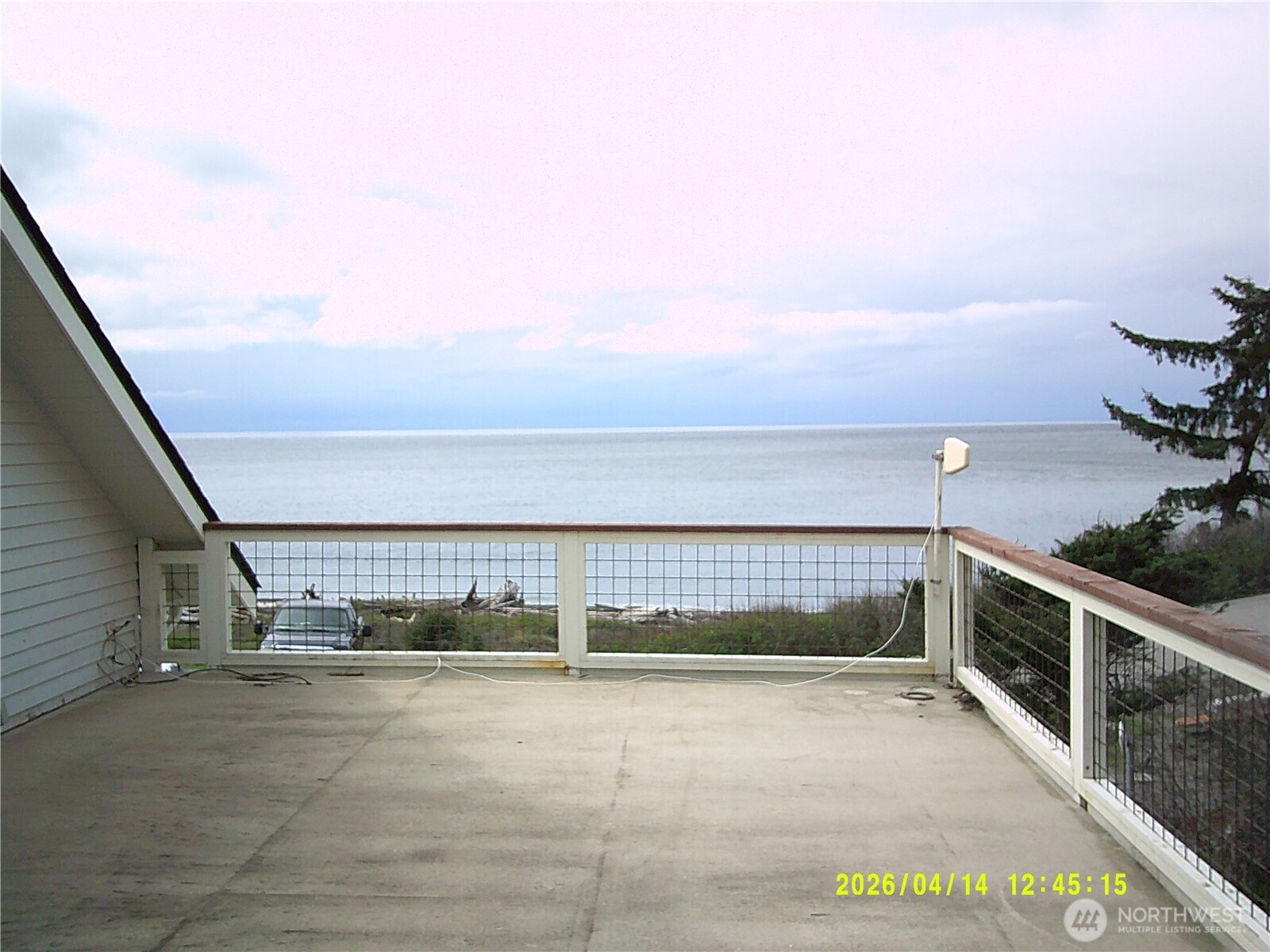 562 Pebble Beach Drive , Oak Harbor, WA 98239