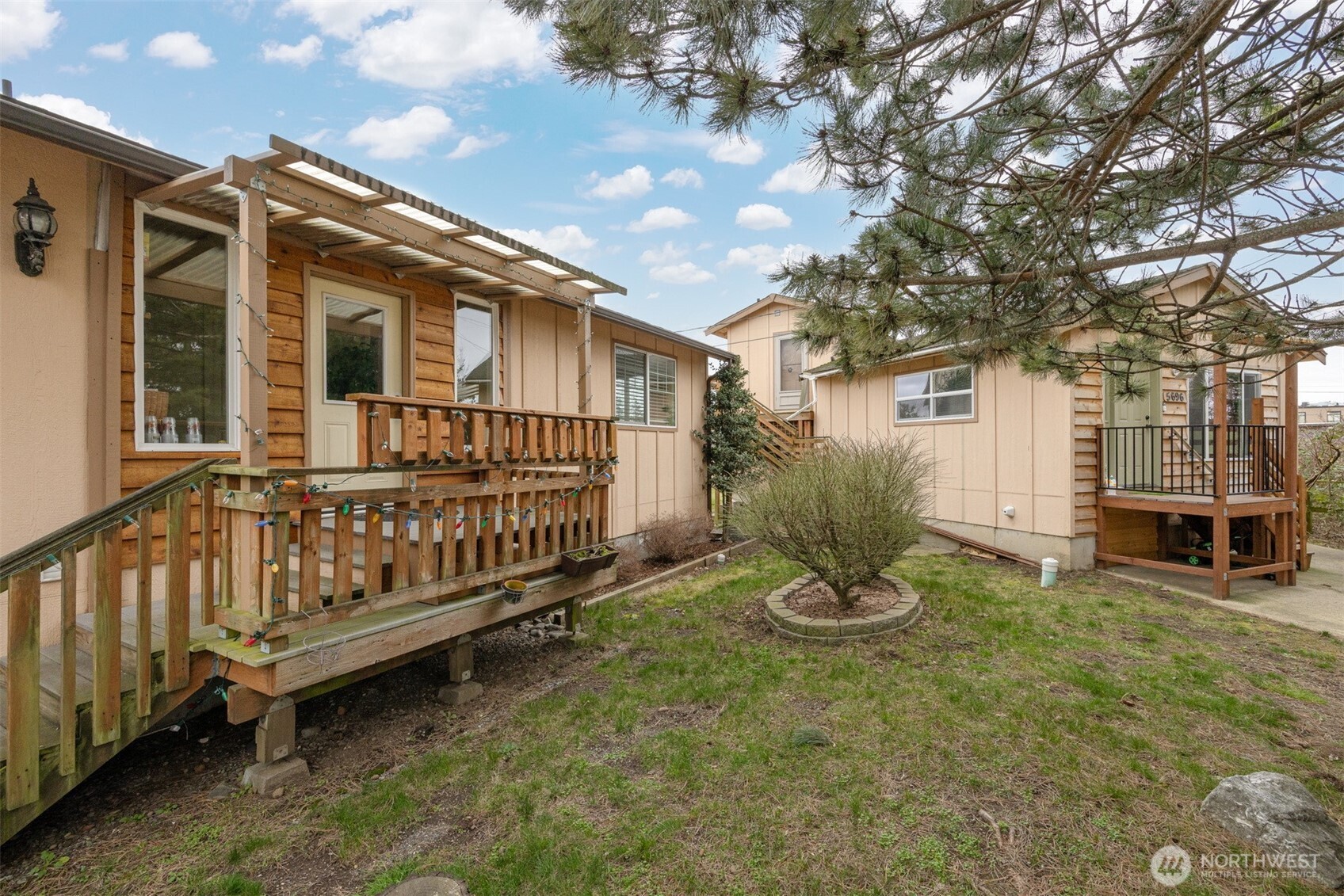 5698 2nd Avenue , Ferndale, WA 98248