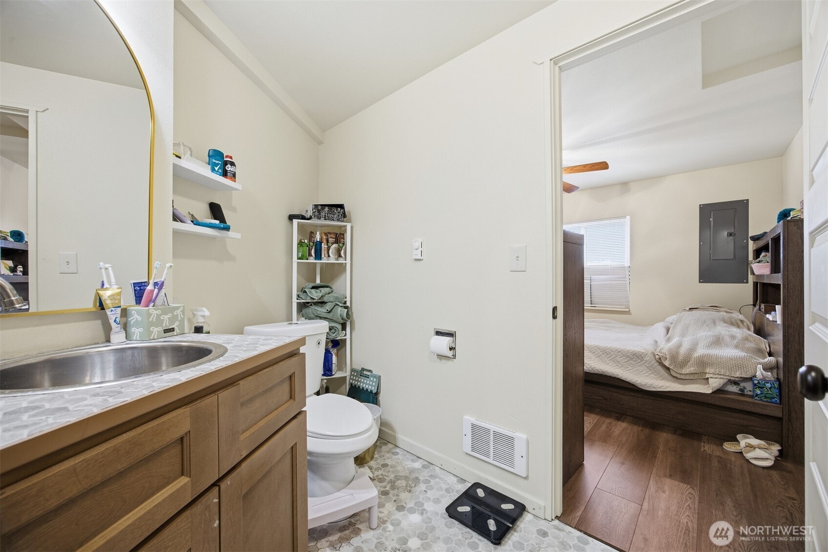 5698 2nd Avenue , Ferndale, WA 98248